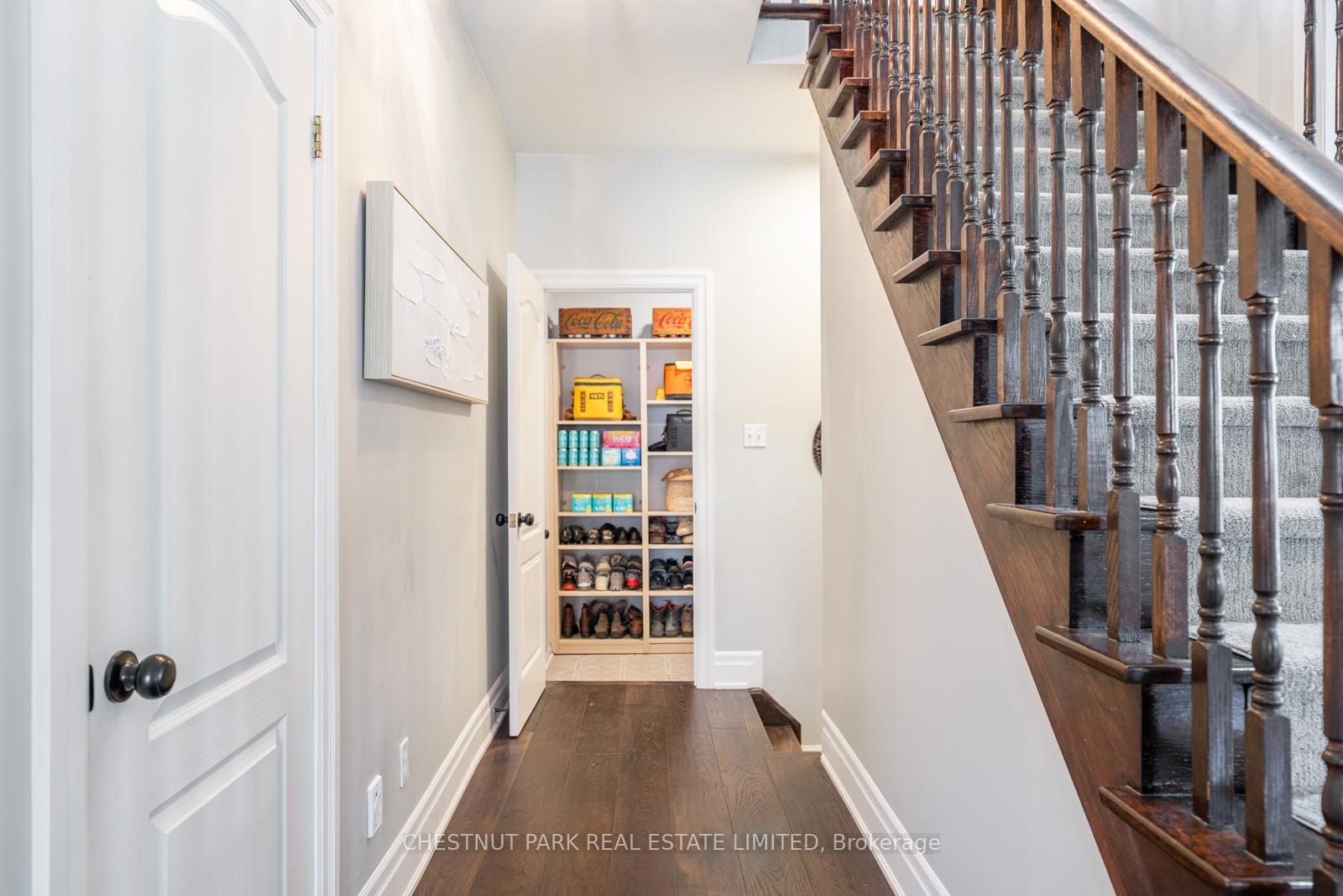 Photo 10 of 122 Herrema Boulevard, Uxbridge — HOMEH
