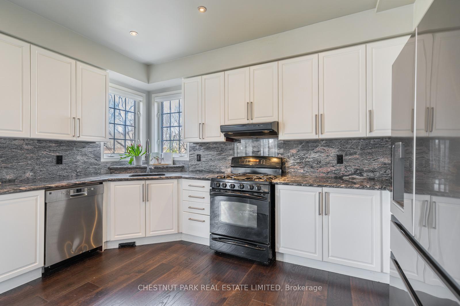 Photo 9 of 122 Herrema Boulevard, Uxbridge — HOMEH