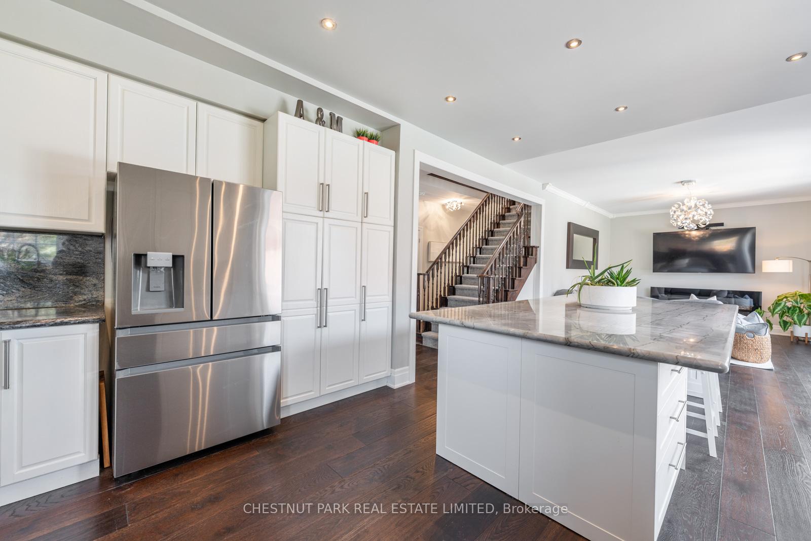 Photo 11 of 122 Herrema Boulevard, Uxbridge — HOMEH