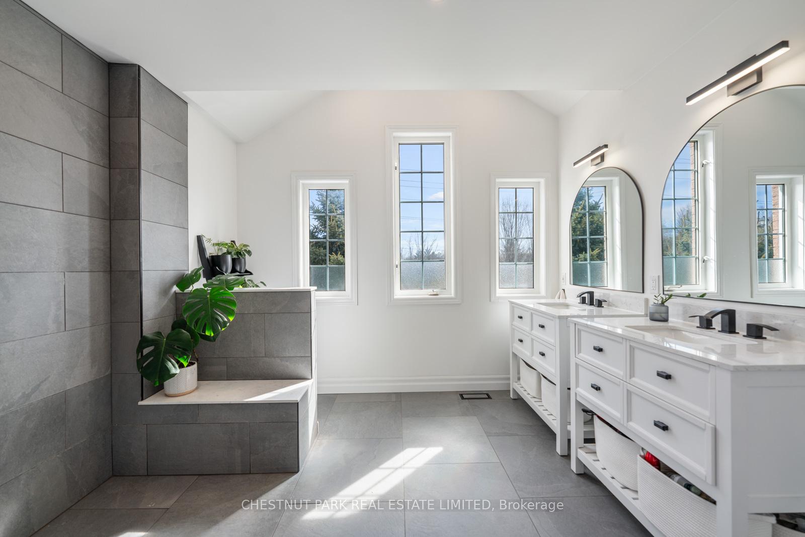 Photo 32 of 122 Herrema Boulevard, Uxbridge — HOMEH