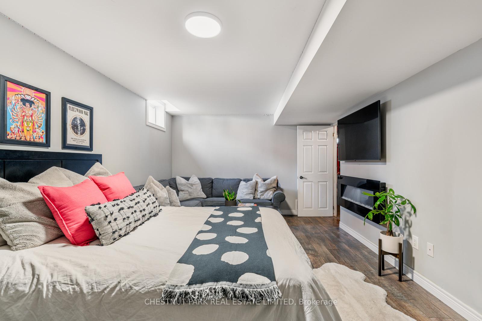 Photo 25 of 122 Herrema Boulevard, Uxbridge — HOMEH