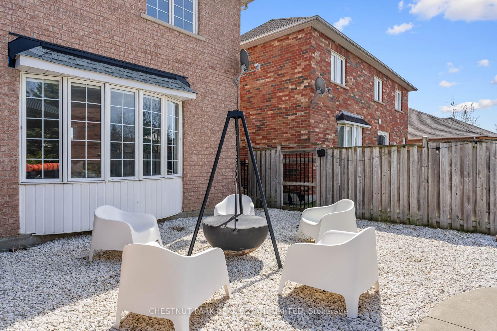 Photo 35 of 122 Herrema Boulevard, Uxbridge — HOMEH