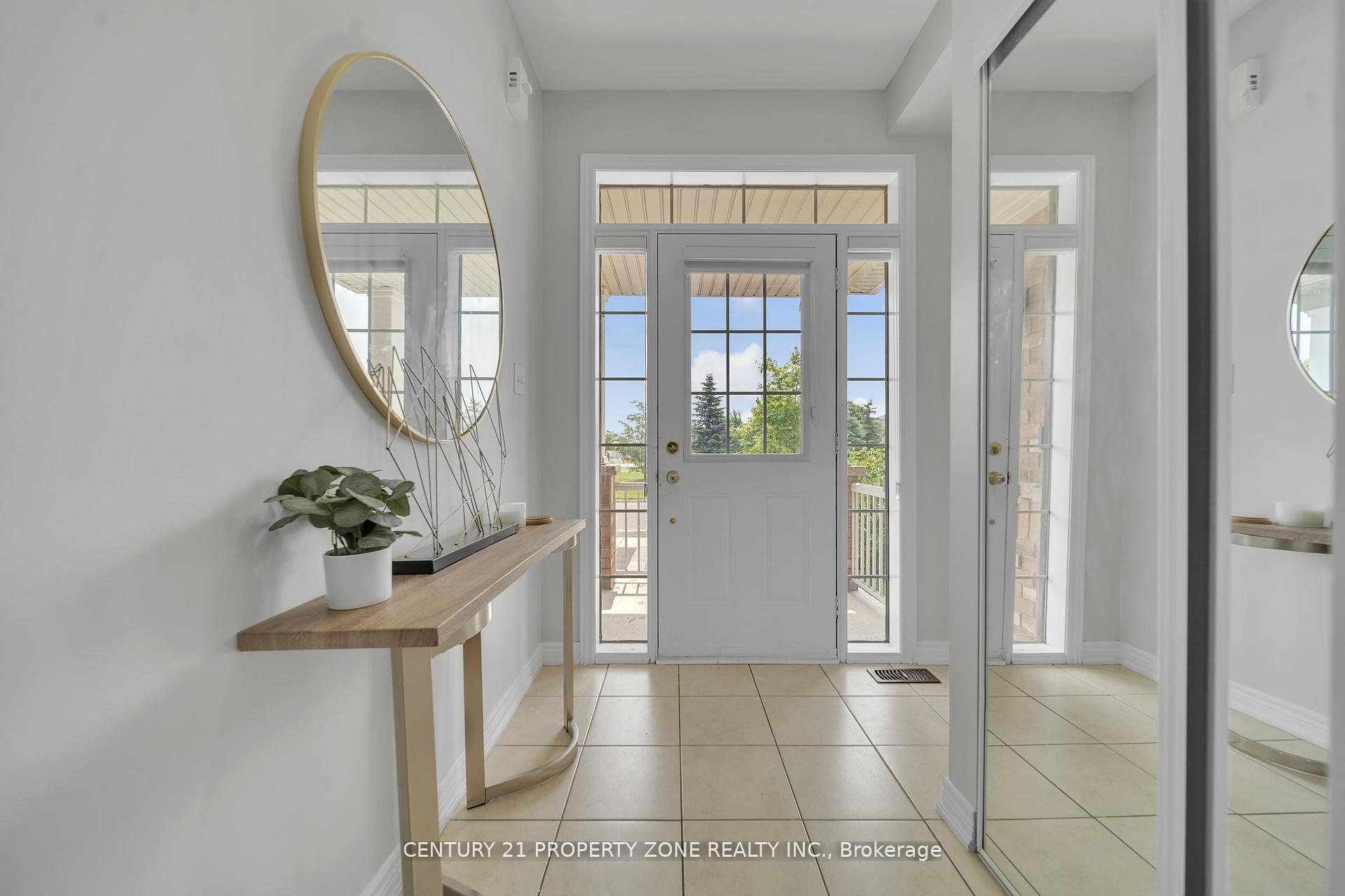 Photo 4 of 17 Crumlin Crescent, Brampton, Credit Valley — HOMEH