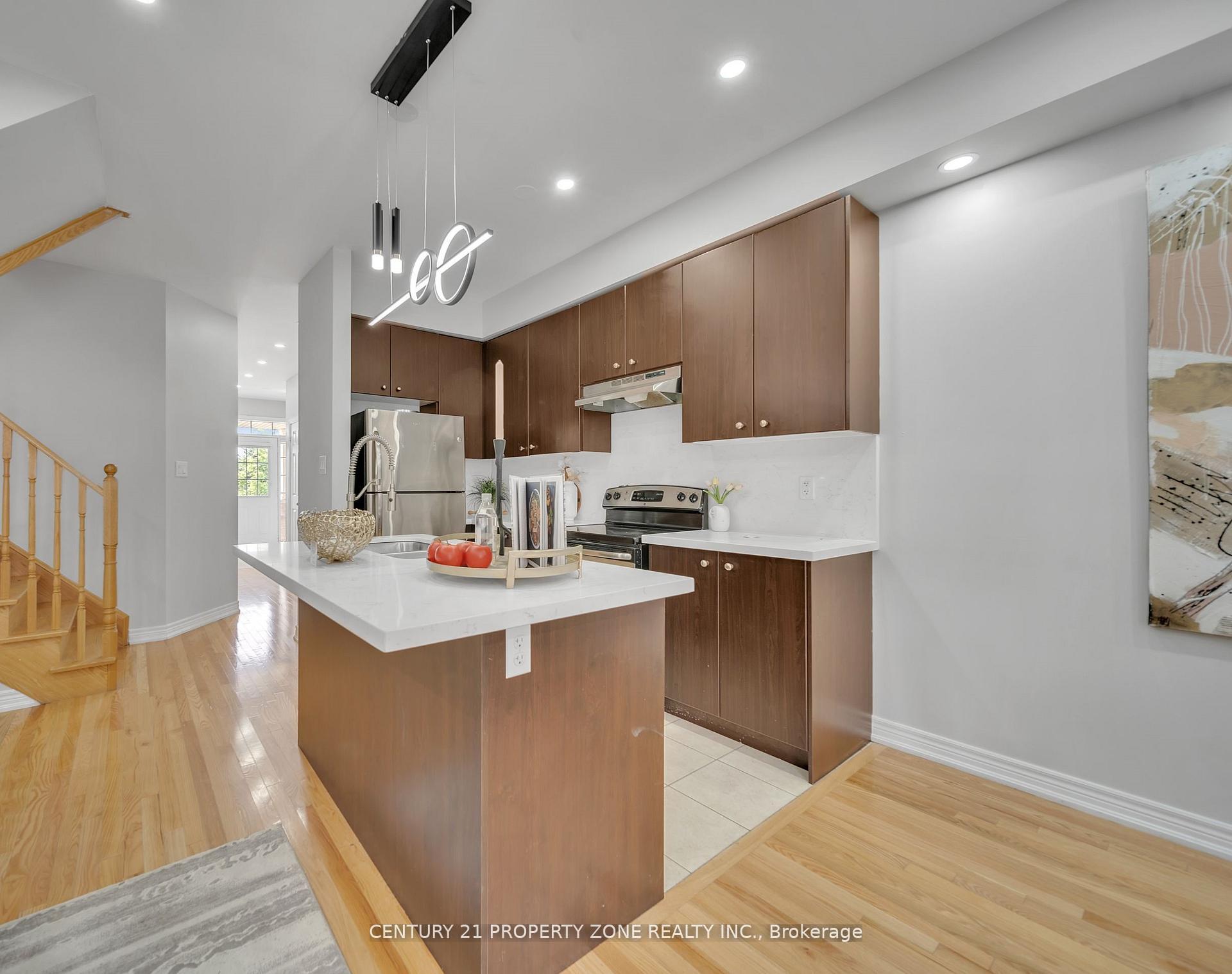Photo 8 of 17 Crumlin Crescent, Brampton, Credit Valley — HOMEH