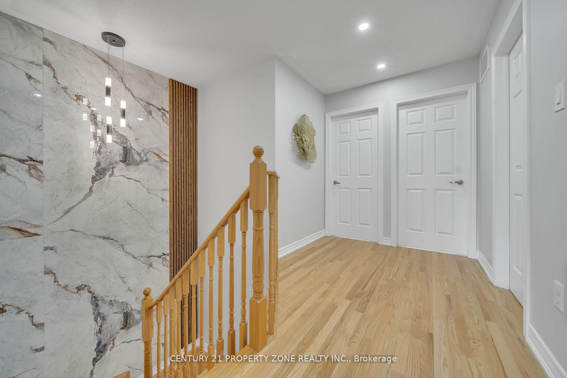 Photo 13 of 17 Crumlin Crescent, Brampton, Credit Valley — HOMEH