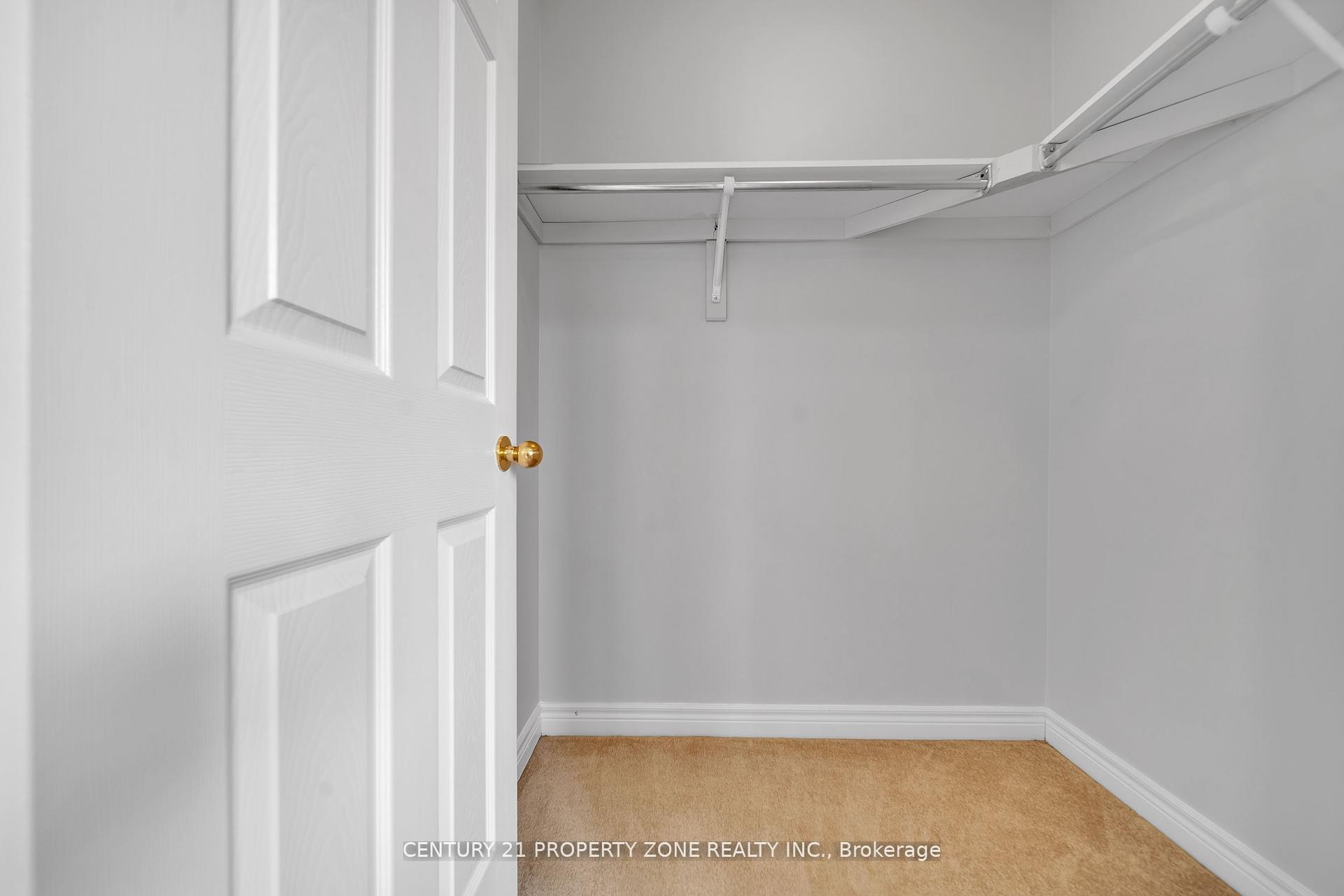 Photo 15 of 17 Crumlin Crescent, Brampton, Credit Valley — HOMEH