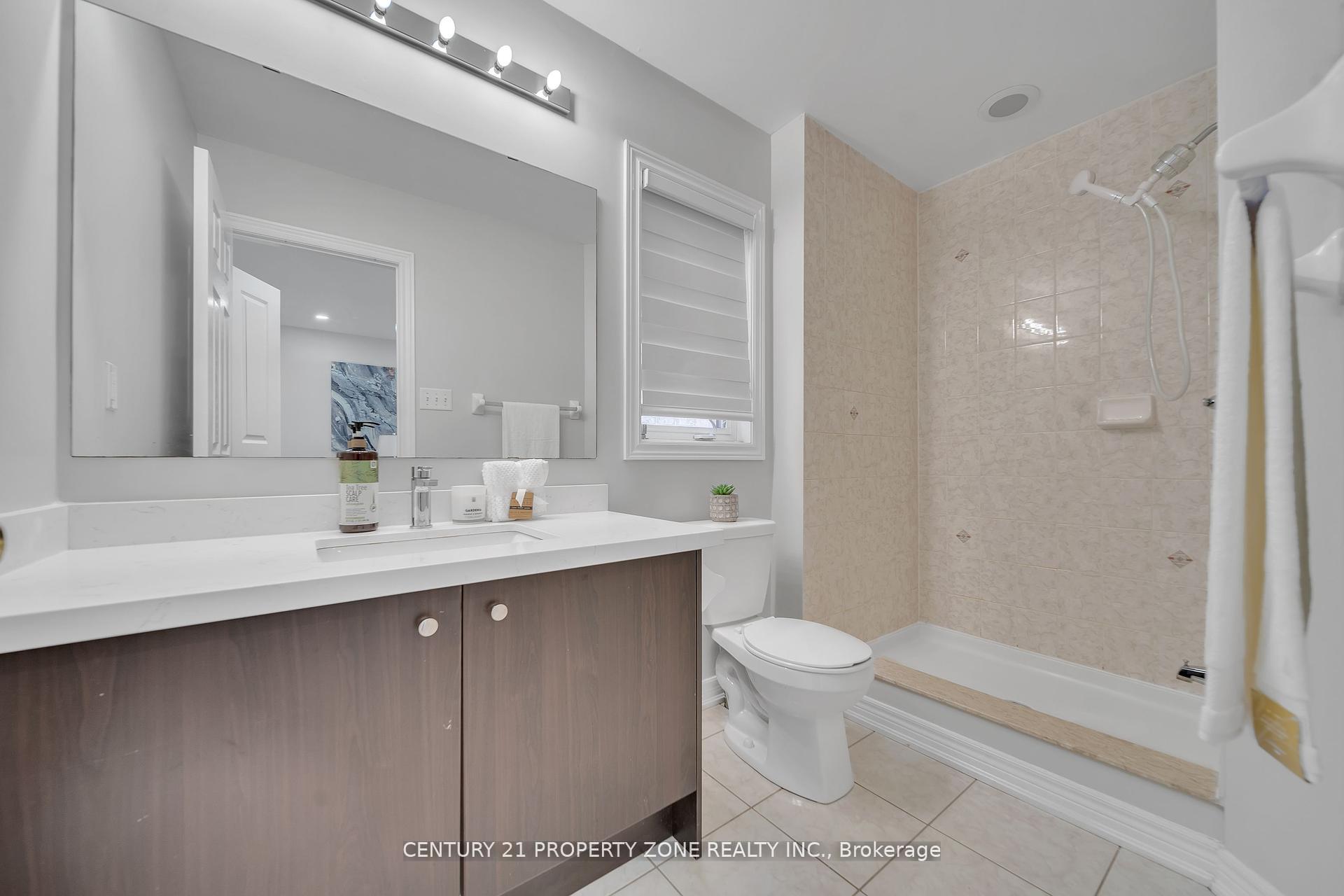 Photo 12 of 17 Crumlin Crescent, Brampton, Credit Valley — HOMEH
