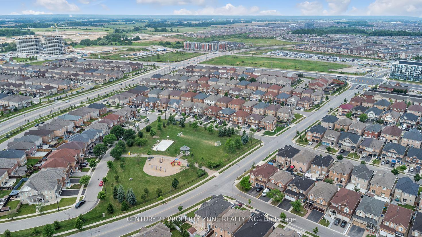 Photo 25 of 17 Crumlin Crescent, Brampton, Credit Valley — HOMEH
