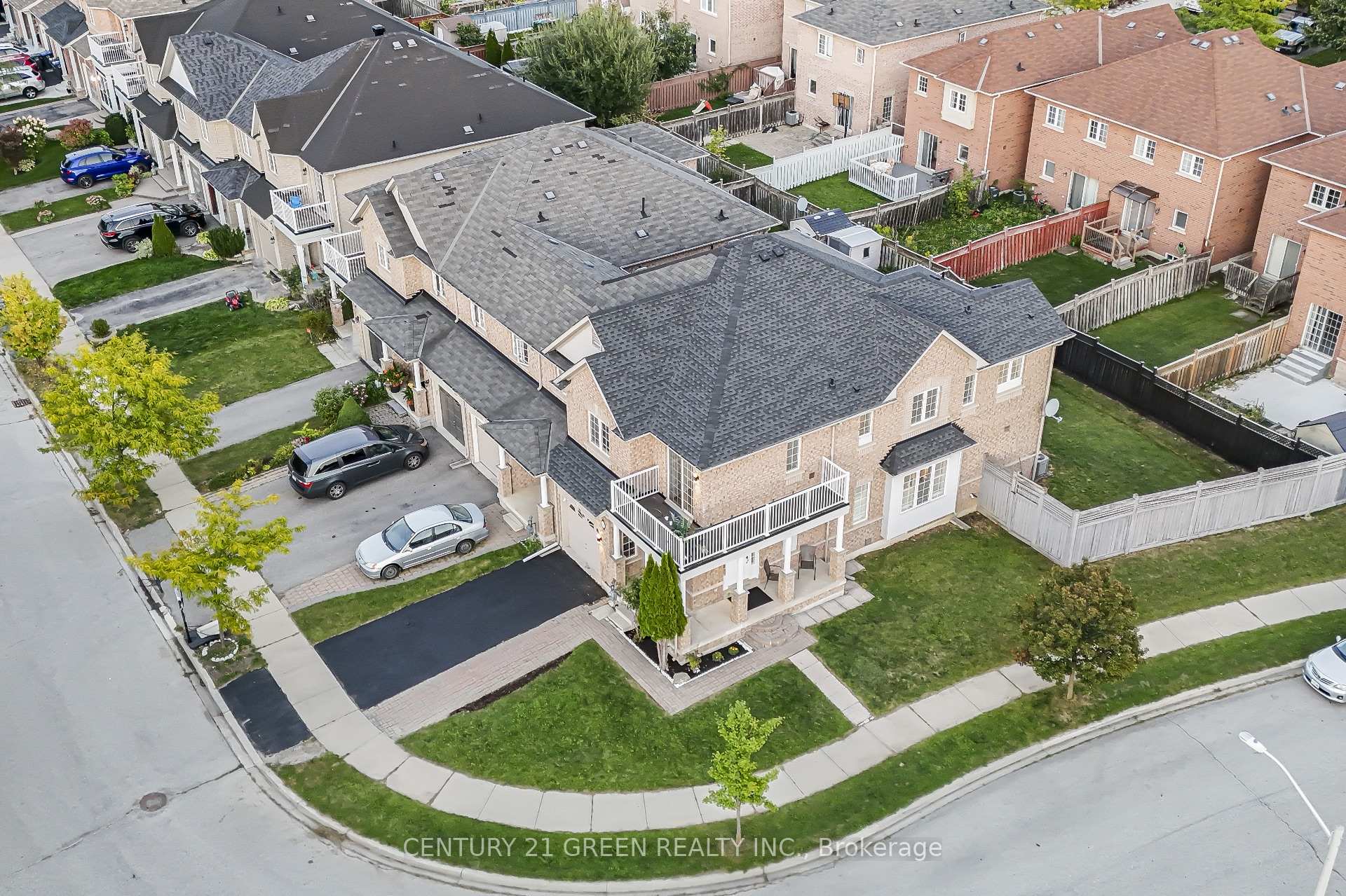 Photo 11 of 35 Samantha Crescent, Brampton, Sandringham-Wellington — HOMEH