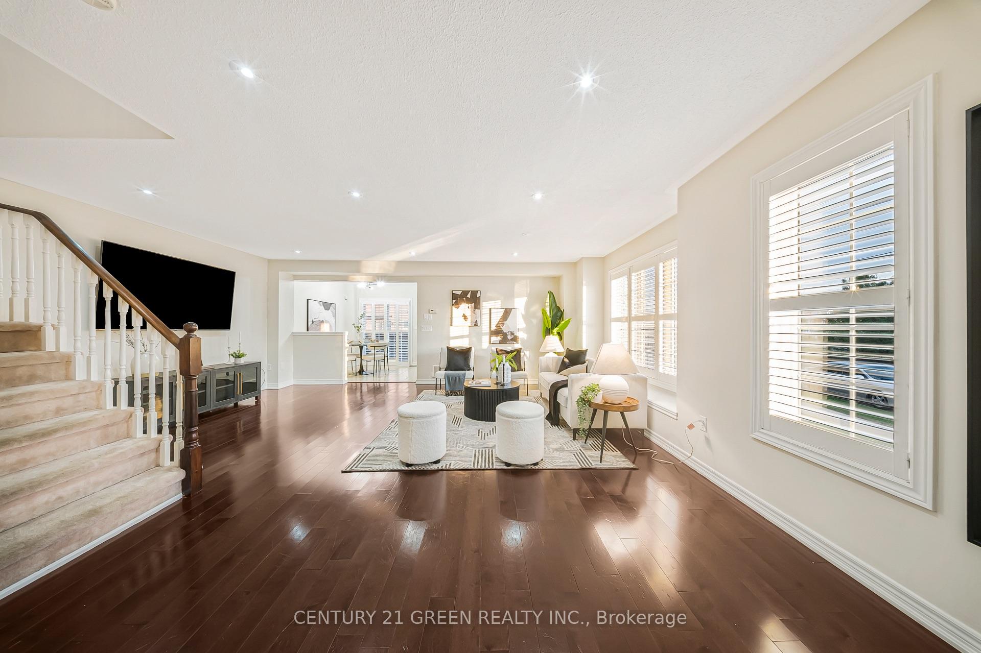 Photo 3 of 35 Samantha Crescent, Brampton, Sandringham-Wellington — HOMEH