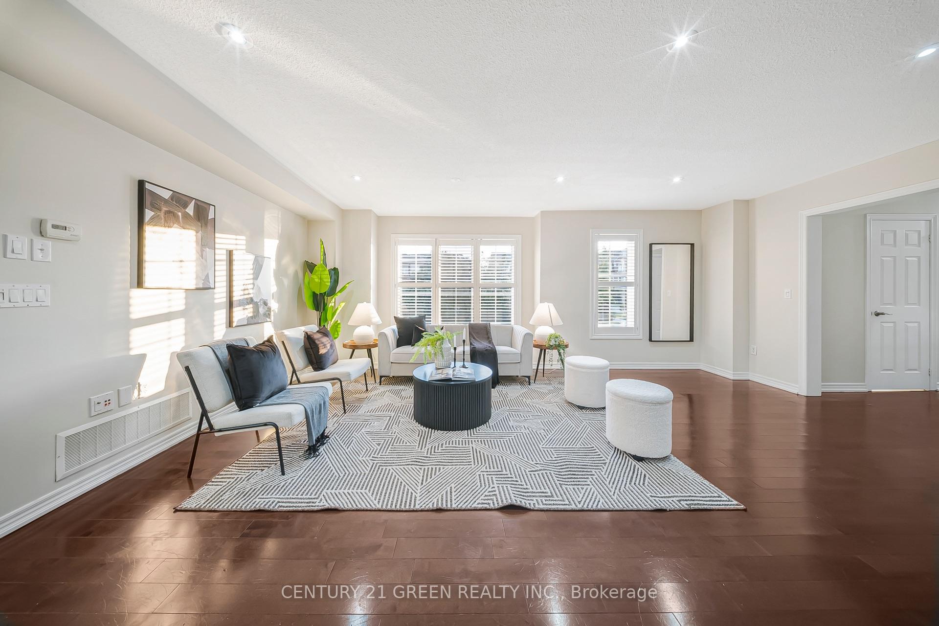 Photo 12 of 35 Samantha Crescent, Brampton, Sandringham-Wellington — HOMEH