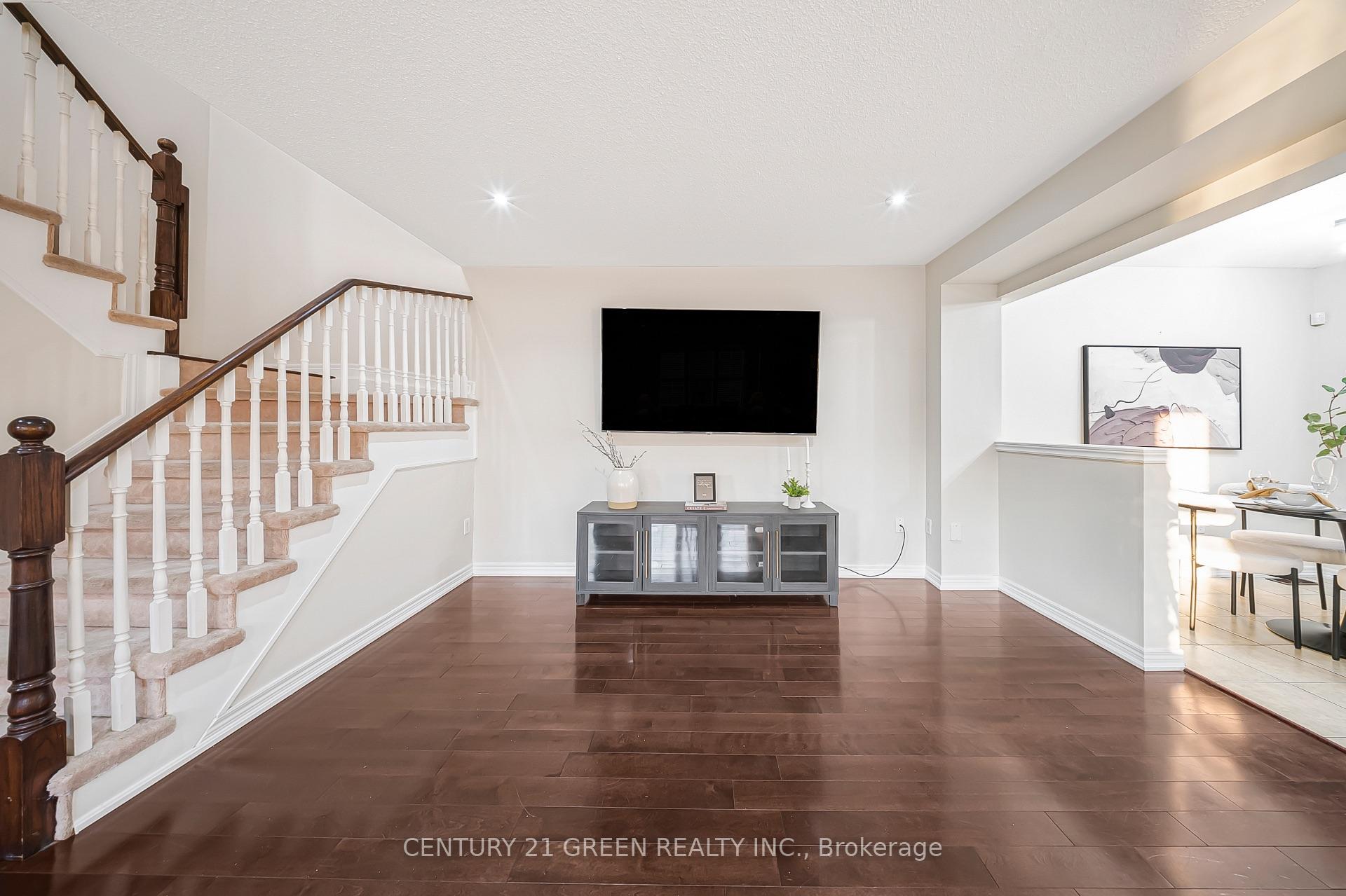 Photo 8 of 35 Samantha Crescent, Brampton, Sandringham-Wellington — HOMEH