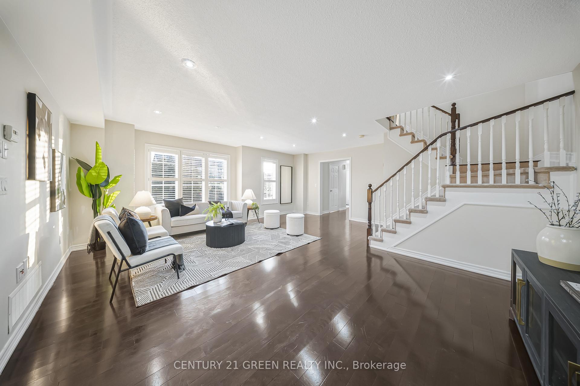 Photo 10 of 35 Samantha Crescent, Brampton, Sandringham-Wellington — HOMEH