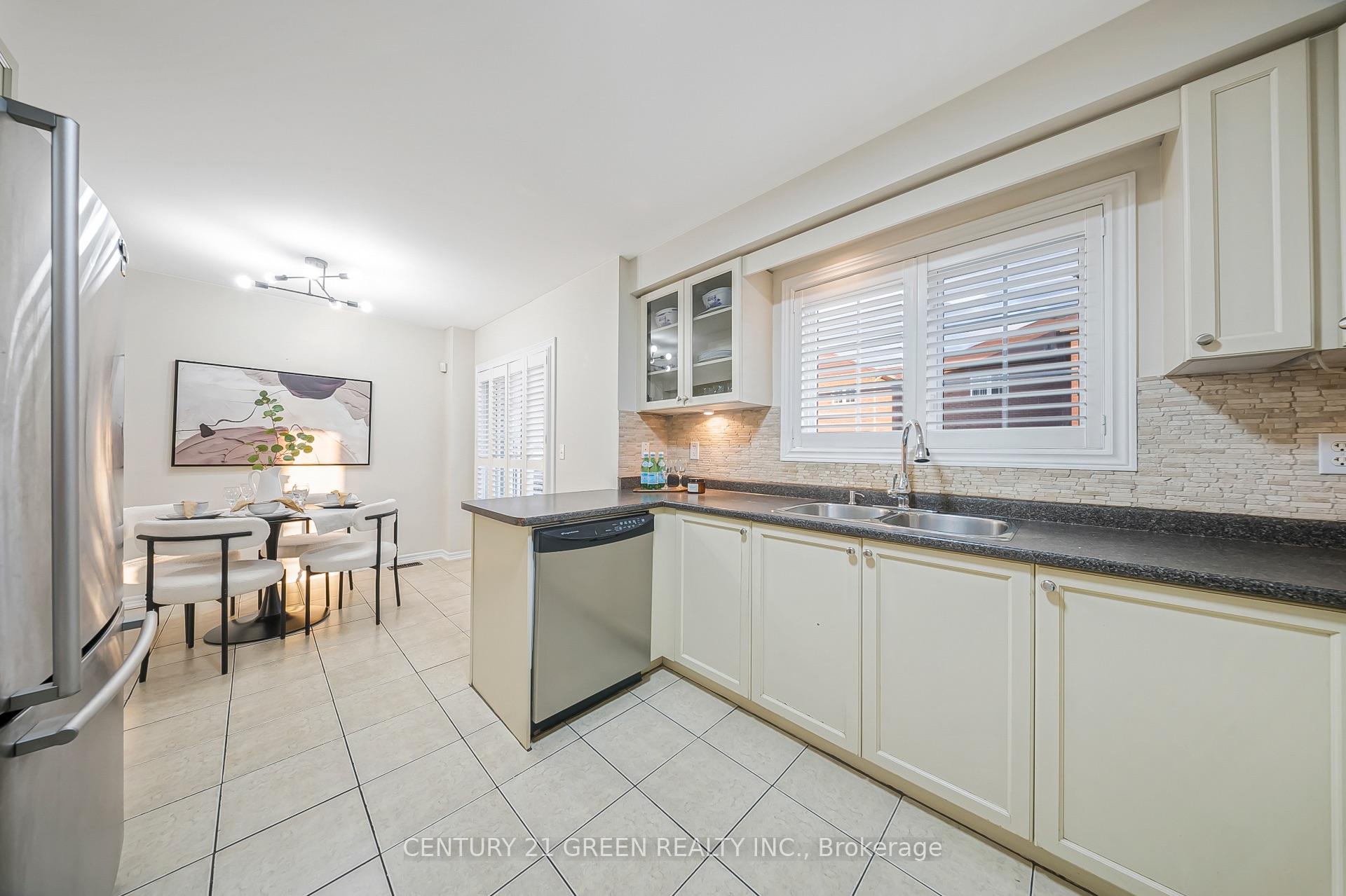 Photo 30 of 35 Samantha Crescent, Brampton, Sandringham-Wellington — HOMEH