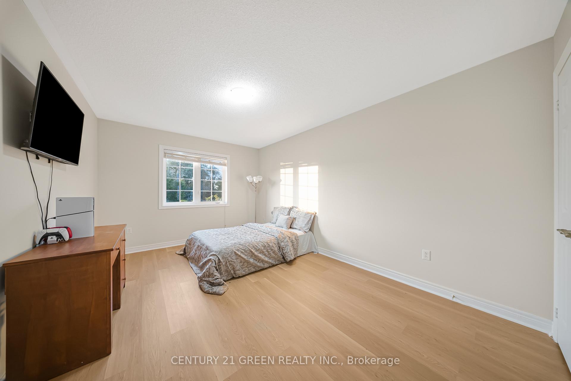 Photo 17 of 35 Samantha Crescent, Brampton, Sandringham-Wellington — HOMEH