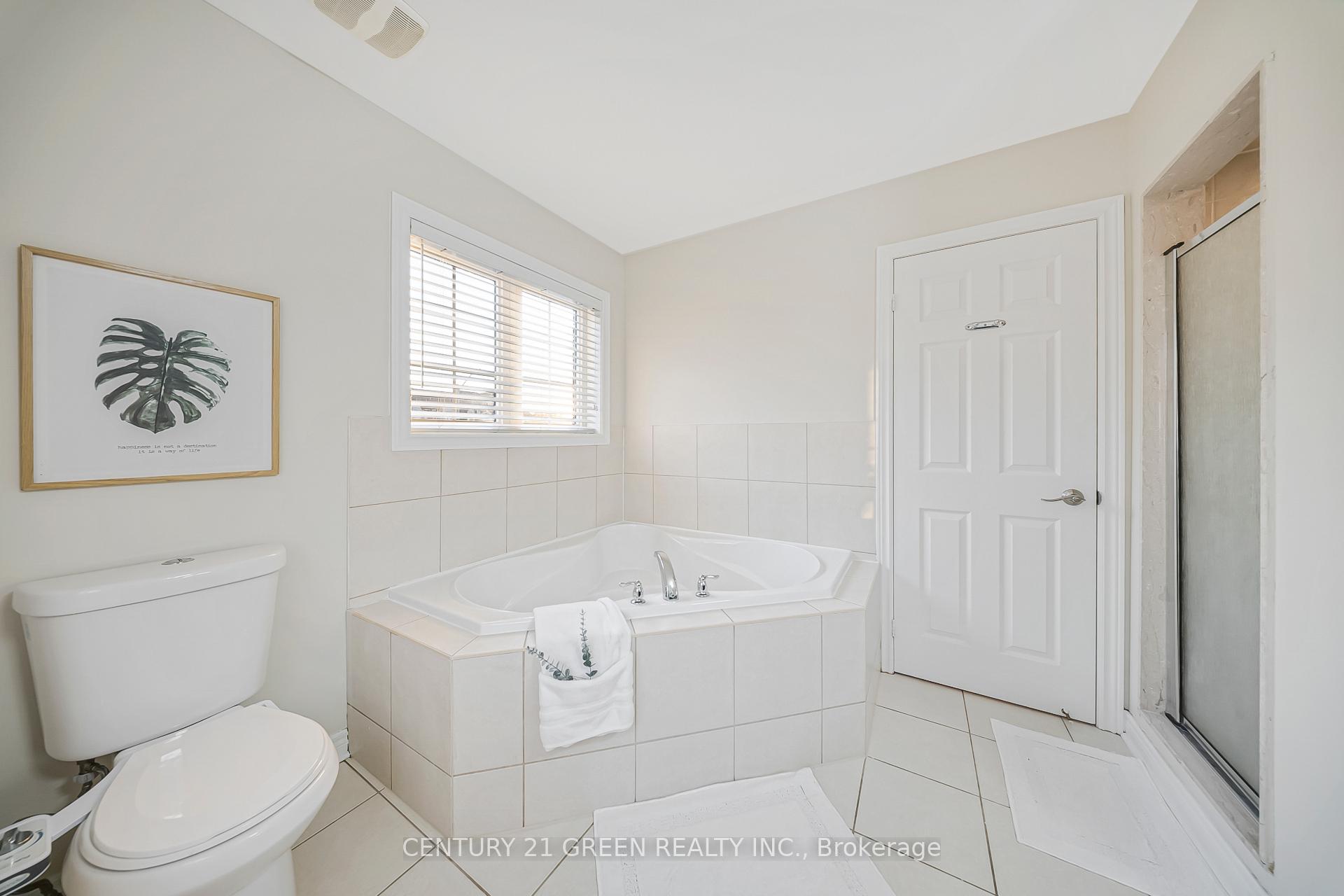 Photo 27 of 35 Samantha Crescent, Brampton, Sandringham-Wellington — HOMEH