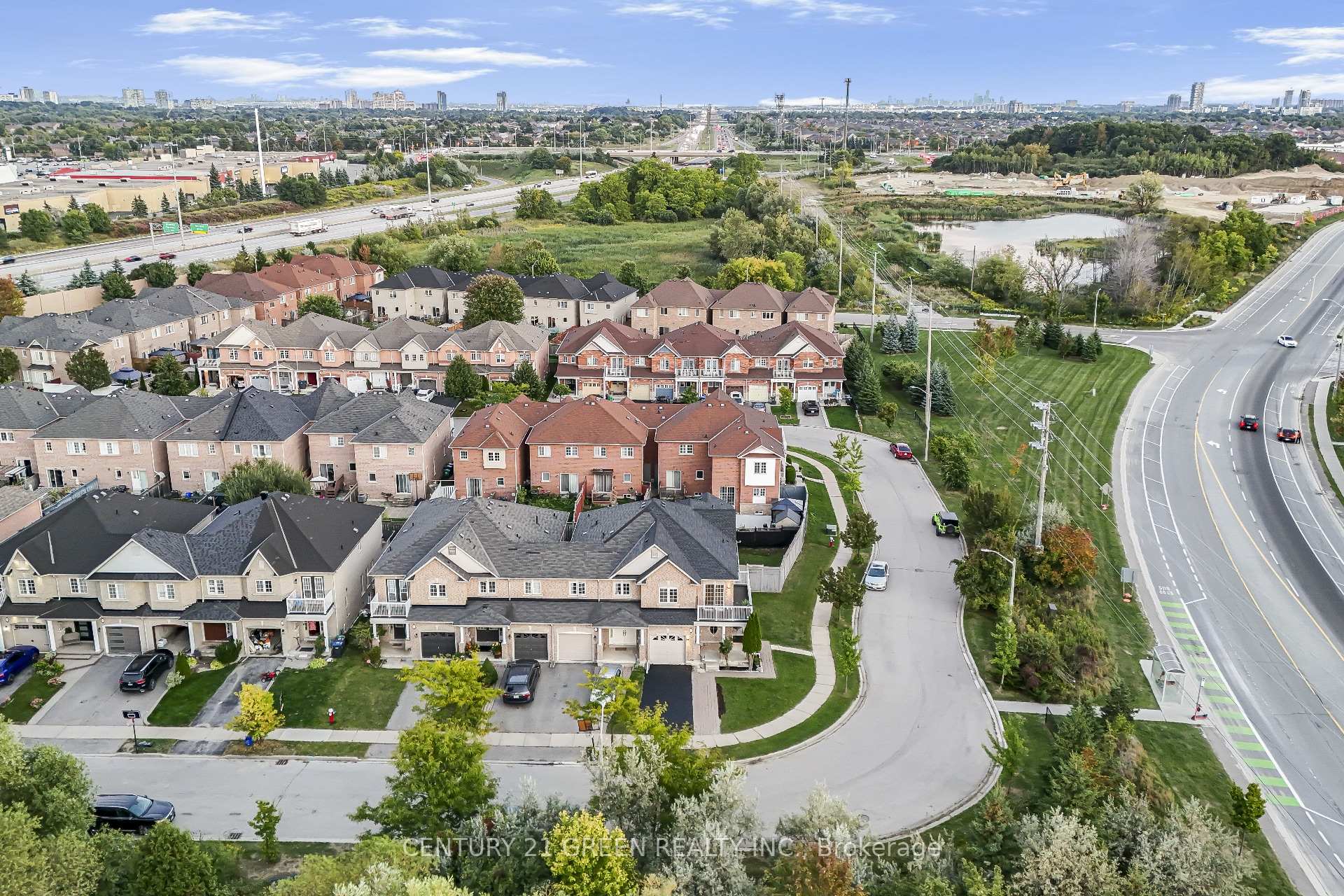 Photo 23 of 35 Samantha Crescent, Brampton, Sandringham-Wellington — HOMEH