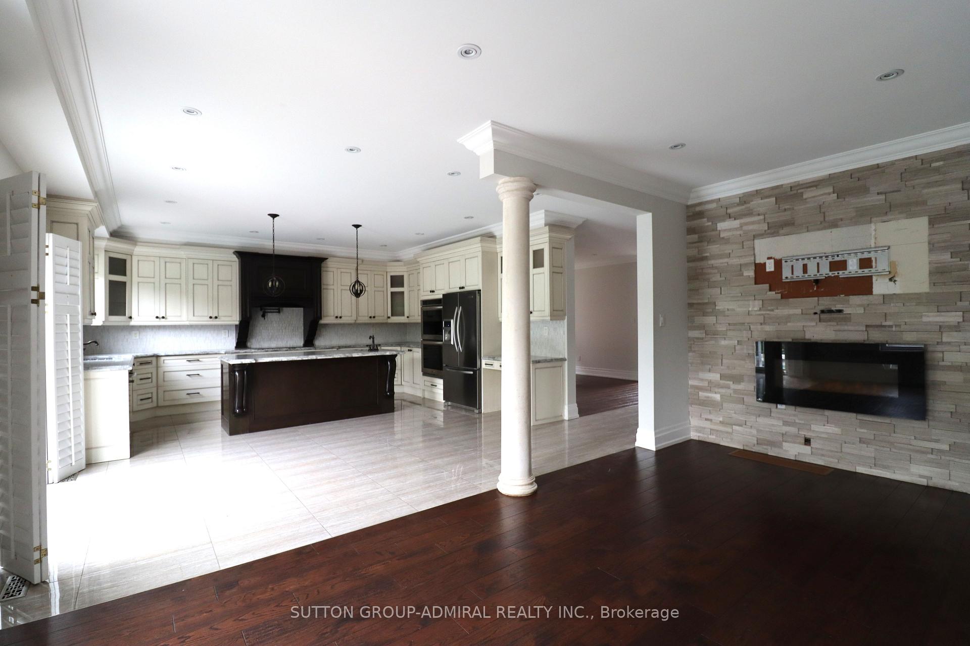 Photo 5 of 51 Michelle Drive, Vaughan, East Woodbridge — HOMEH