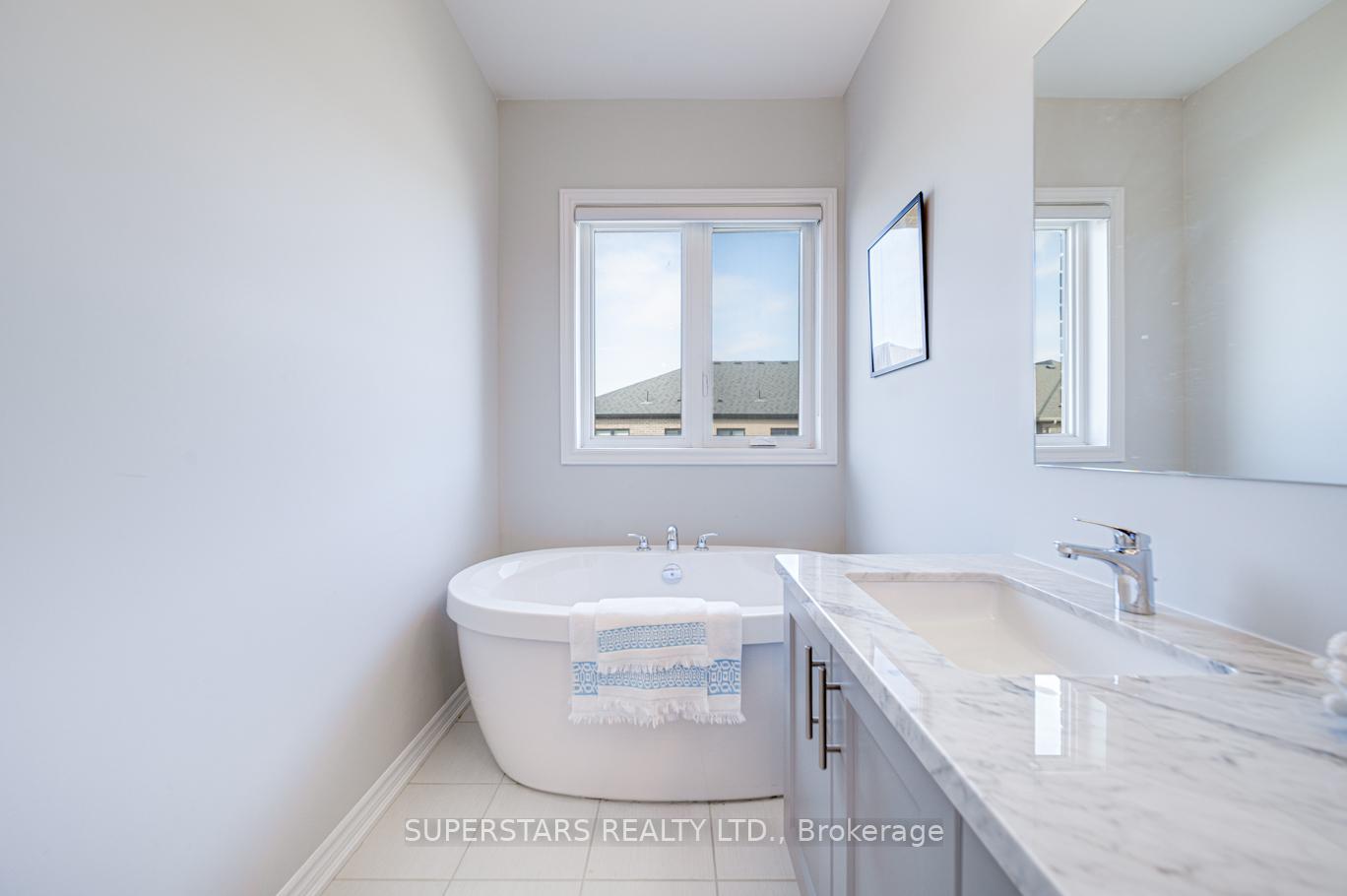 Photo 15 of 54 Harvey Bunker Crescent, Markham, Angus Glen — HOMEH