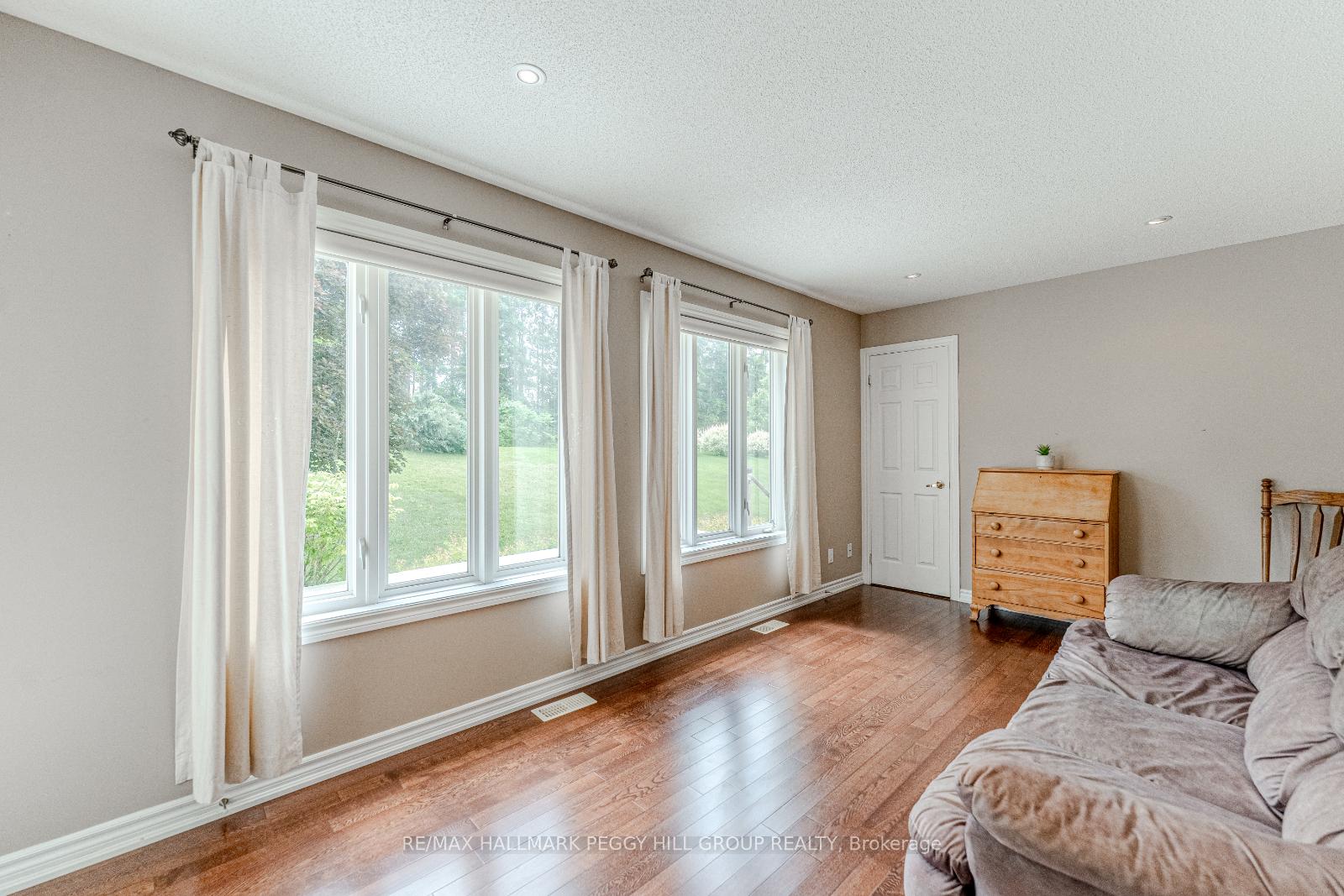 Photo 6 of 22 Trellis Lane, Innisfil, Rural Innisfil — HOMEH