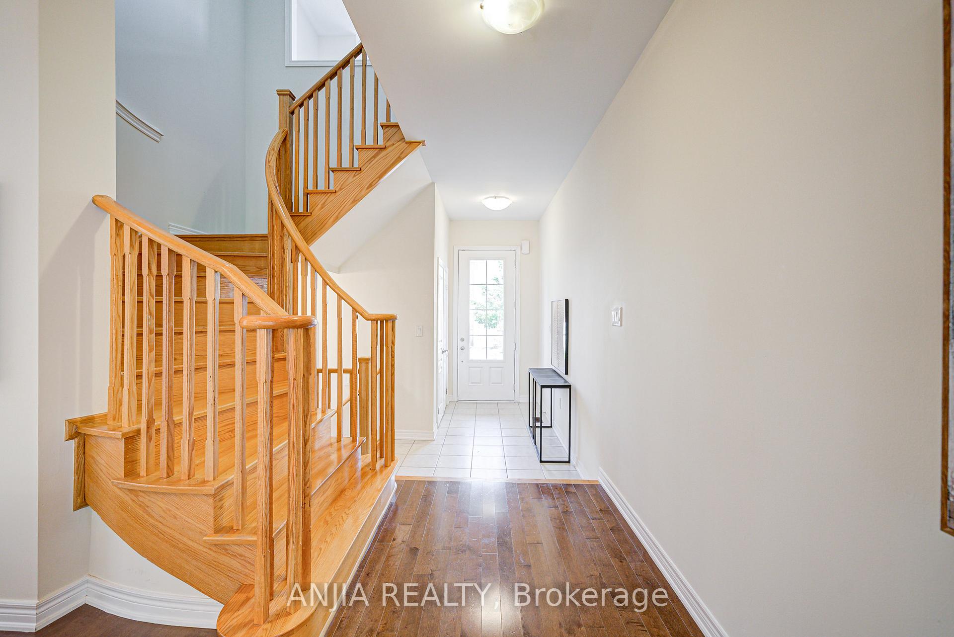Photo 5 of 4 Christian Ritter Drive, Markham, Berczy — HOMEH