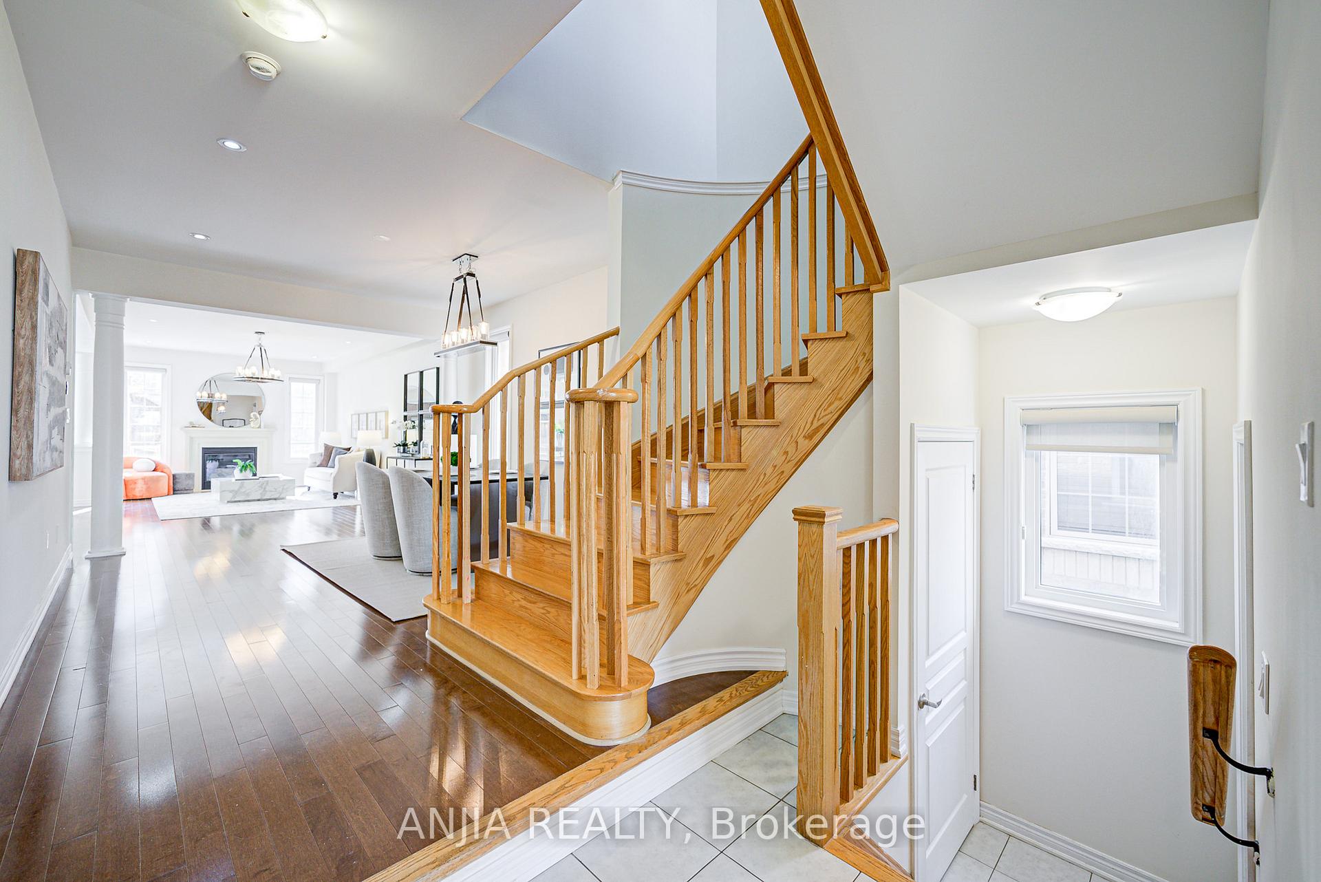 Photo 13 of 4 Christian Ritter Drive, Markham, Berczy — HOMEH