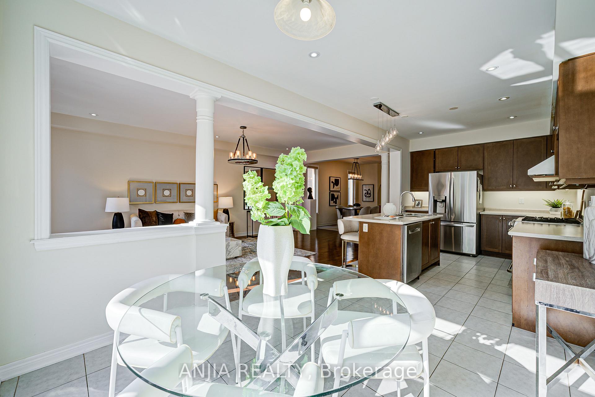 Photo 15 of 4 Christian Ritter Drive, Markham, Berczy — HOMEH