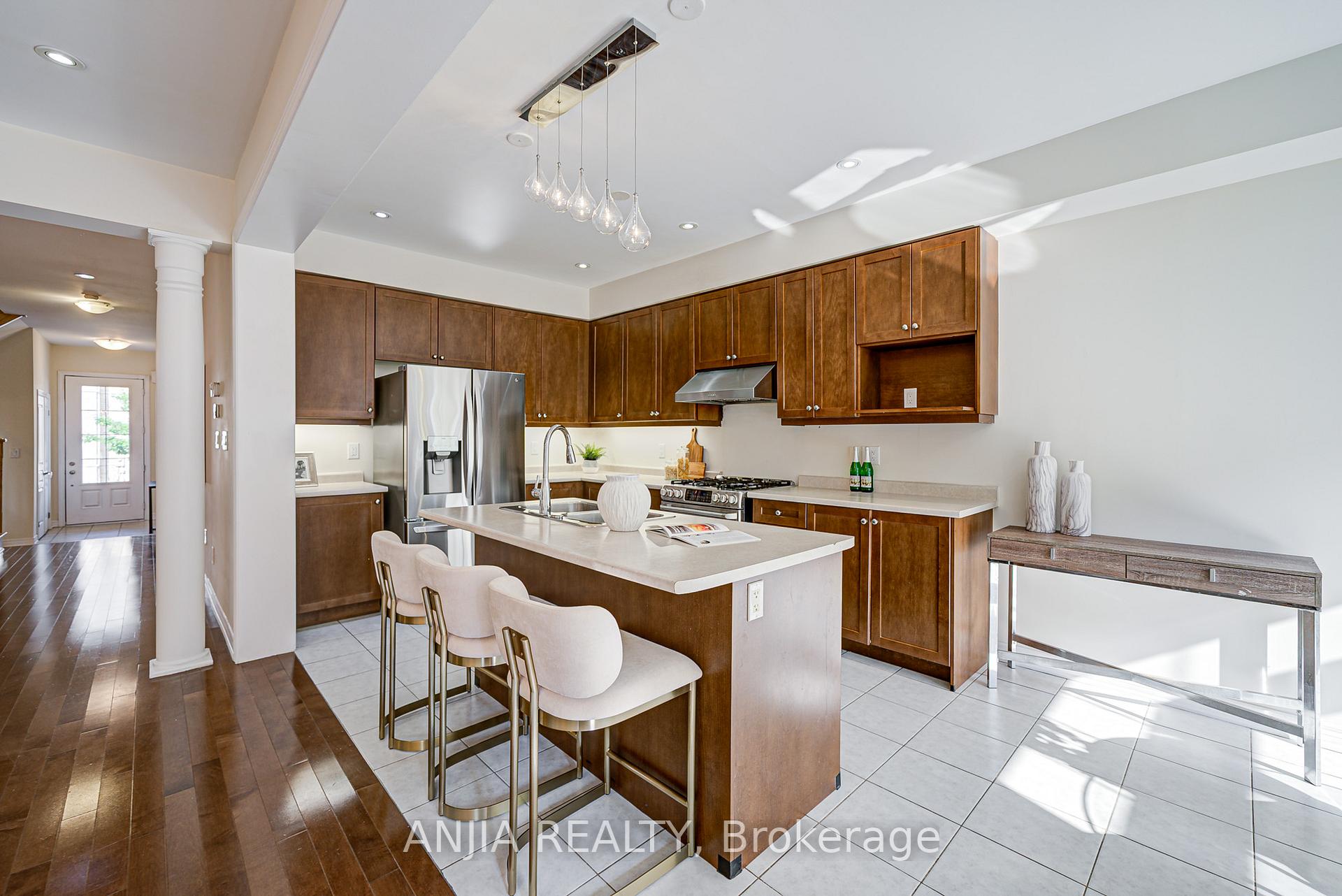 Photo 8 of 4 Christian Ritter Drive, Markham, Berczy — HOMEH