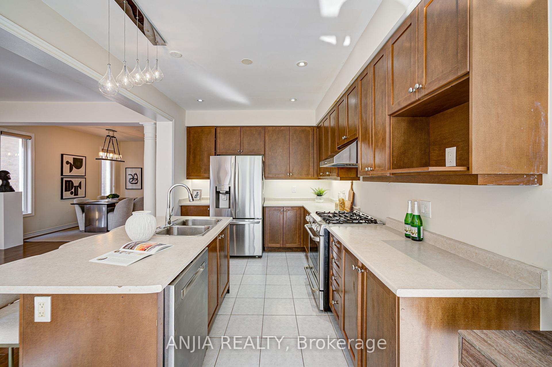 Photo 9 of 4 Christian Ritter Drive, Markham, Berczy — HOMEH