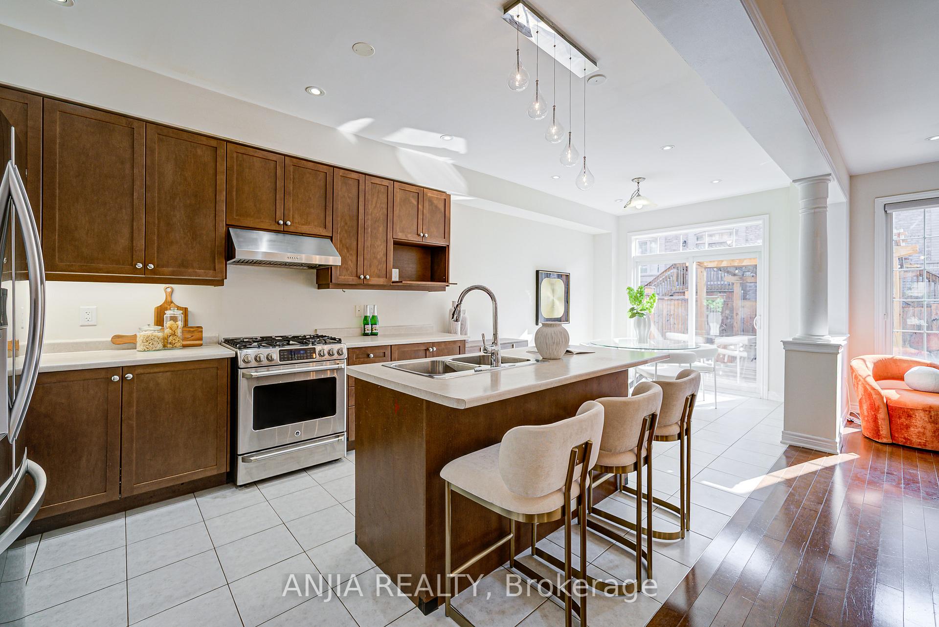 Photo 25 of 4 Christian Ritter Drive, Markham, Berczy — HOMEH