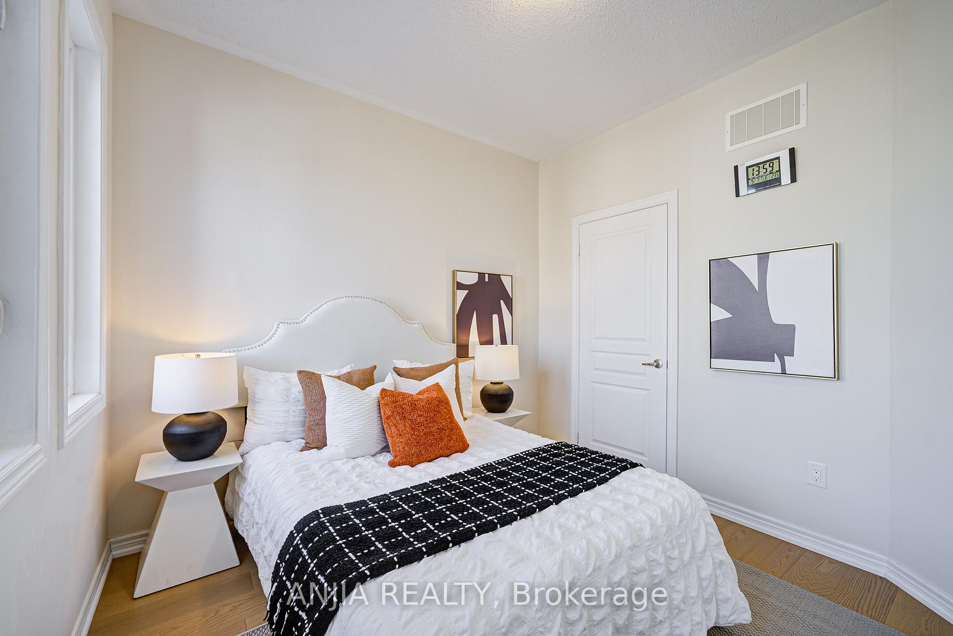 Photo 32 of 4 Christian Ritter Drive, Markham, Berczy — HOMEH