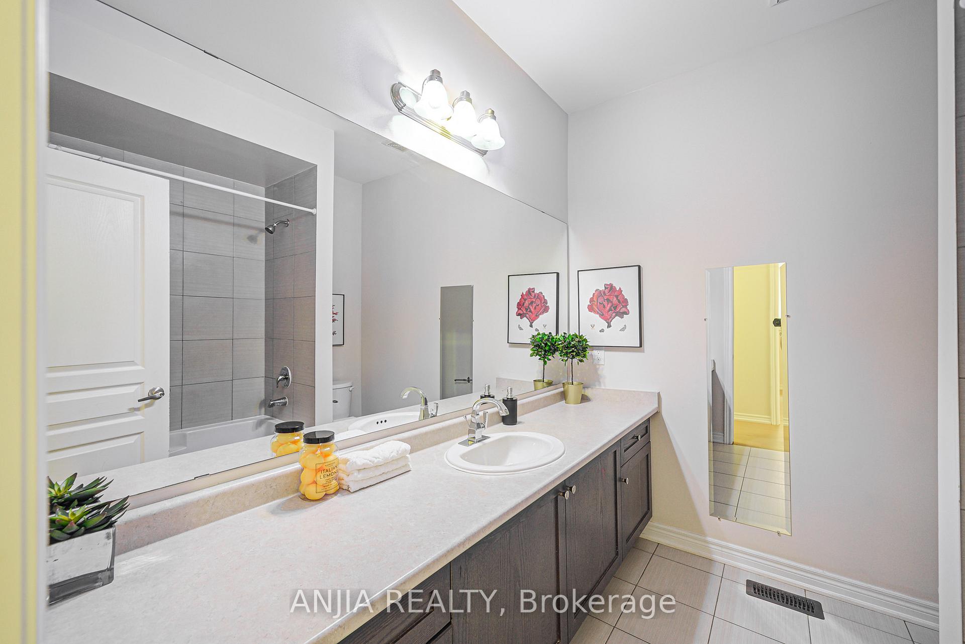 Photo 36 of 4 Christian Ritter Drive, Markham, Berczy — HOMEH