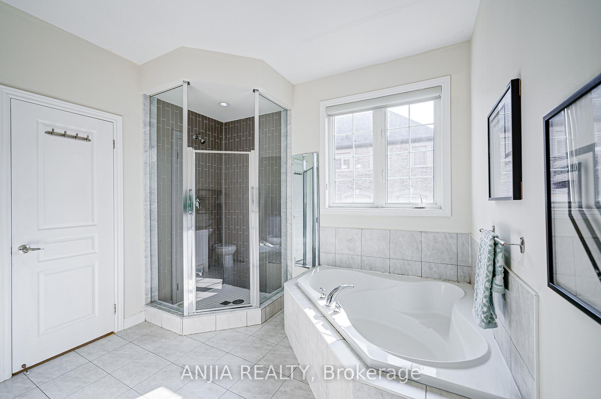 Photo 42 of 4 Christian Ritter Drive, Markham, Berczy — HOMEH
