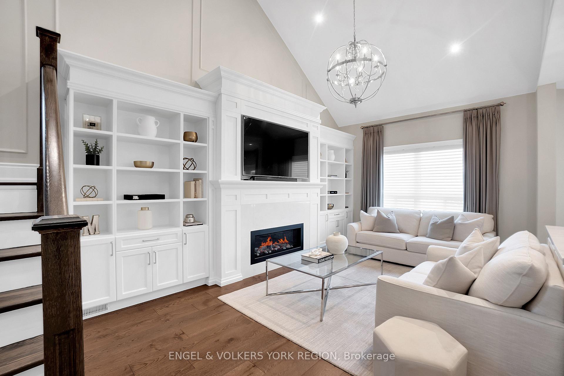 Photo 8 of 151 Glenside Drive, Vaughan, Maple — HOMEH