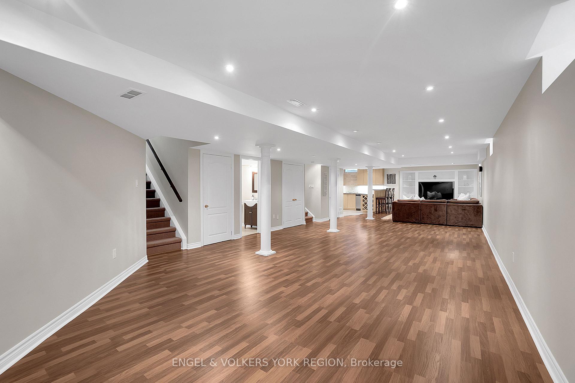 Photo 34 of 151 Glenside Drive, Vaughan, Maple — HOMEH