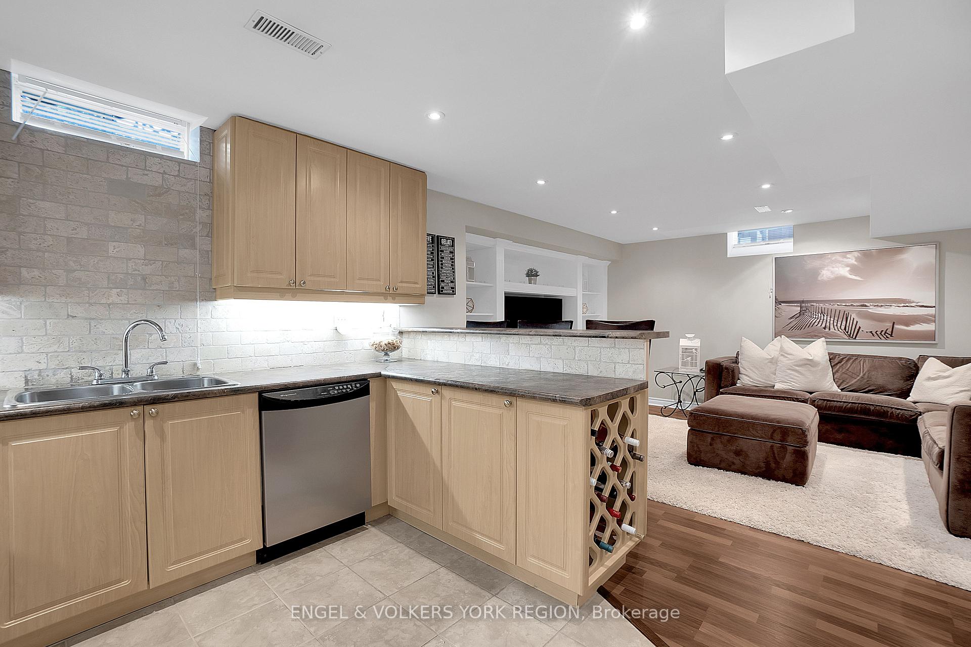 Photo 38 of 151 Glenside Drive, Vaughan, Maple — HOMEH