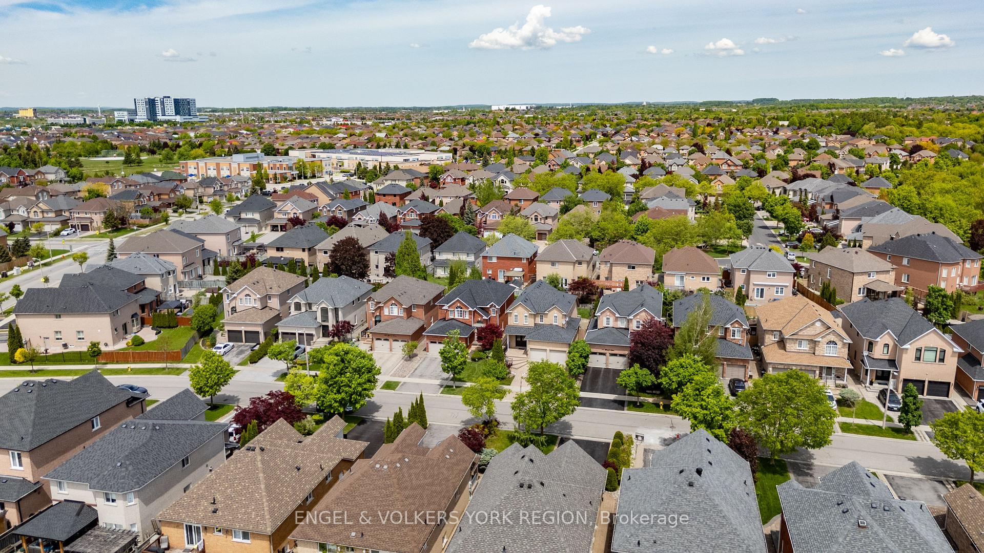 Photo 47 of 151 Glenside Drive, Vaughan, Maple — HOMEH