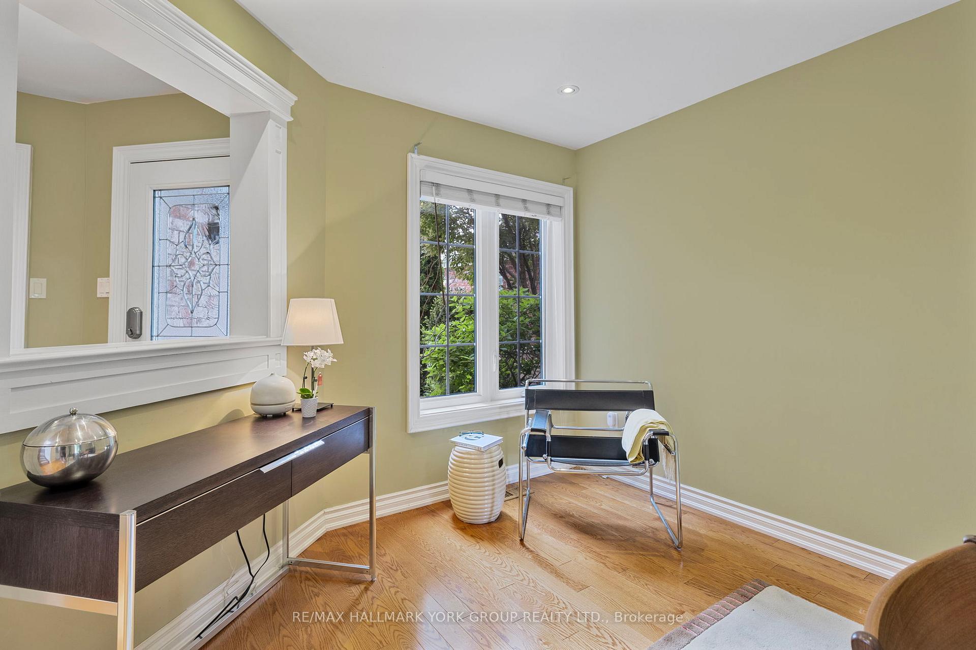 Photo 5 of 110 Rush Road, Aurora, Bayview Wellington — HOMEH