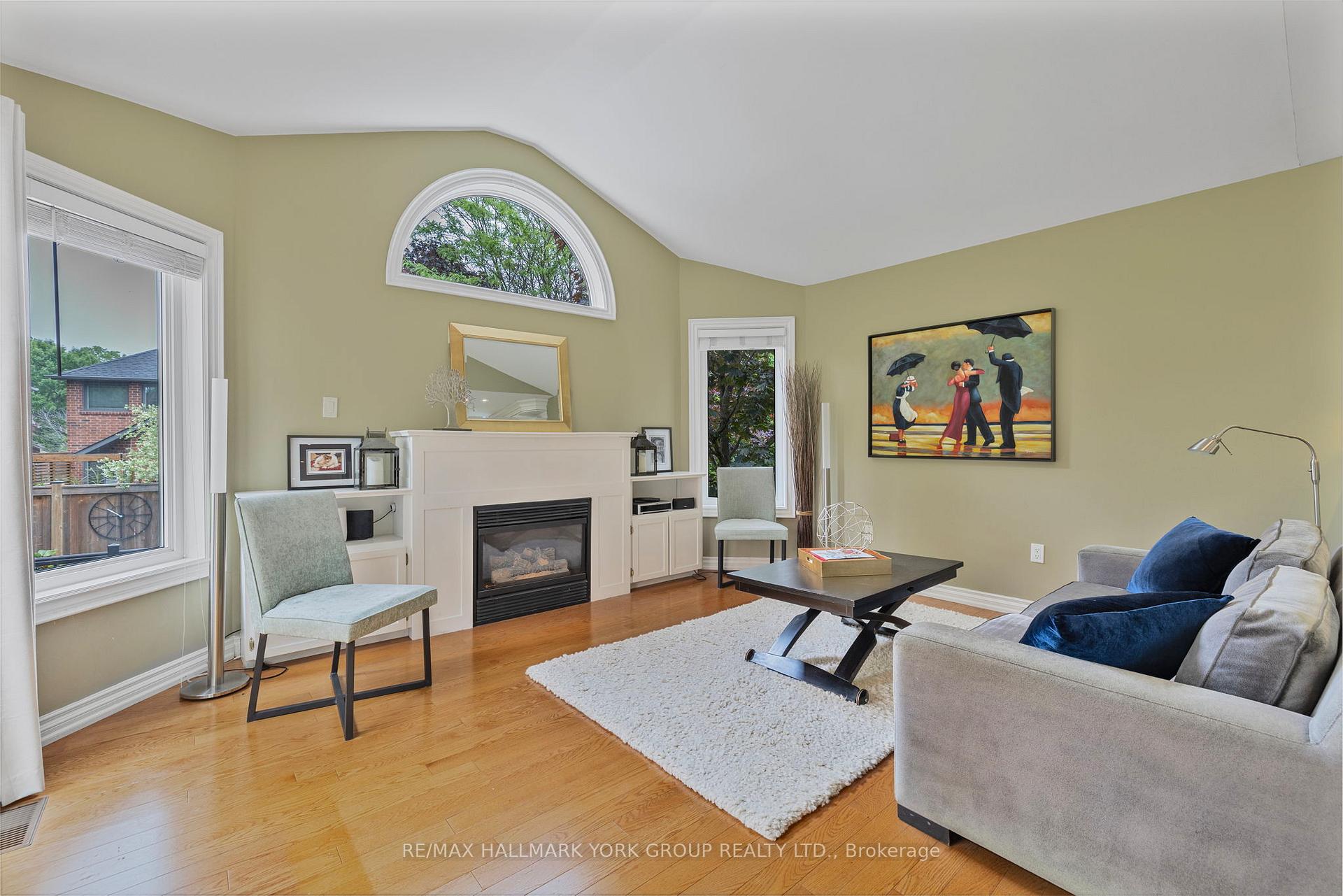 Photo 8 of 110 Rush Road, Aurora, Bayview Wellington — HOMEH