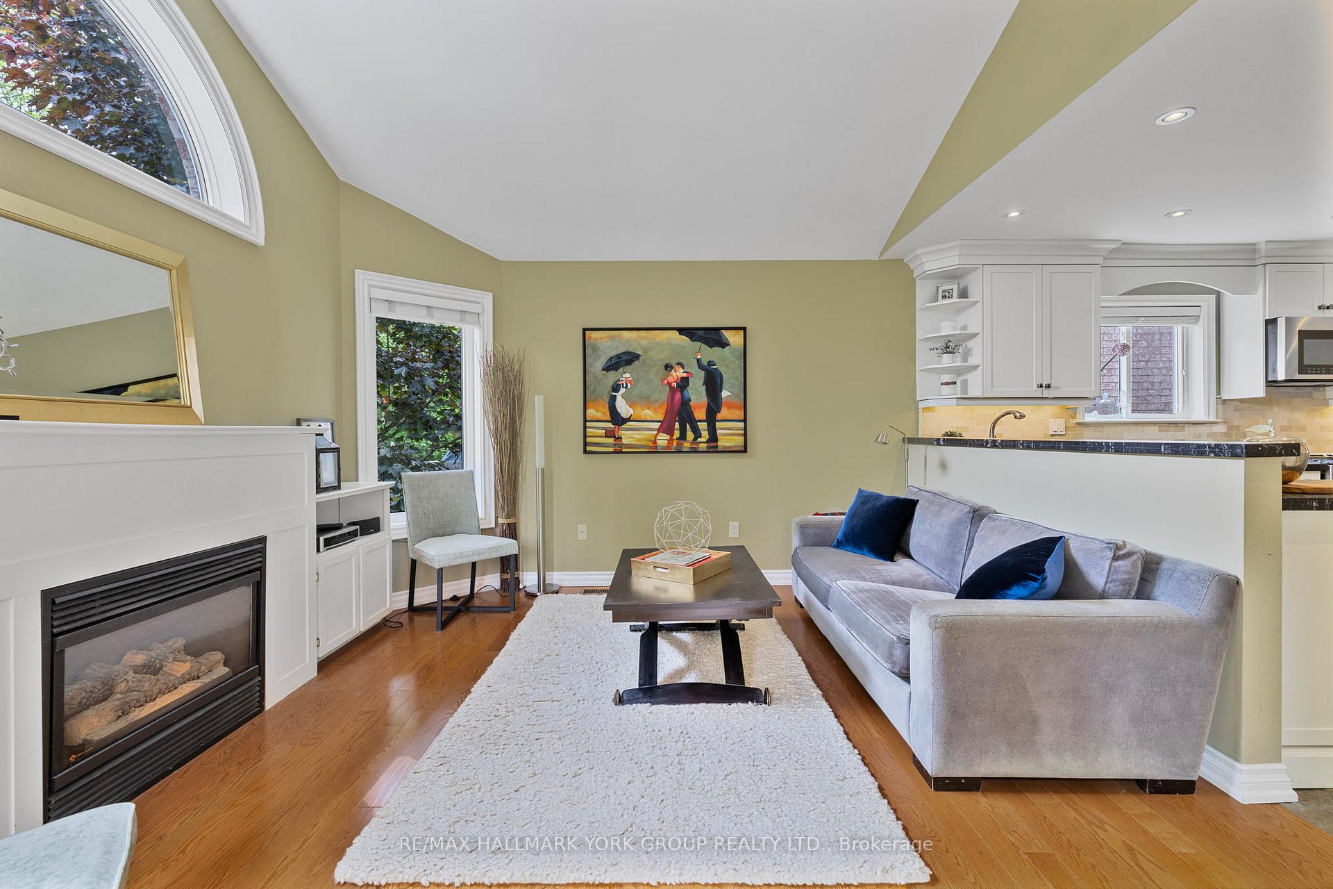 Photo 15 of 110 Rush Road, Aurora, Bayview Wellington — HOMEH