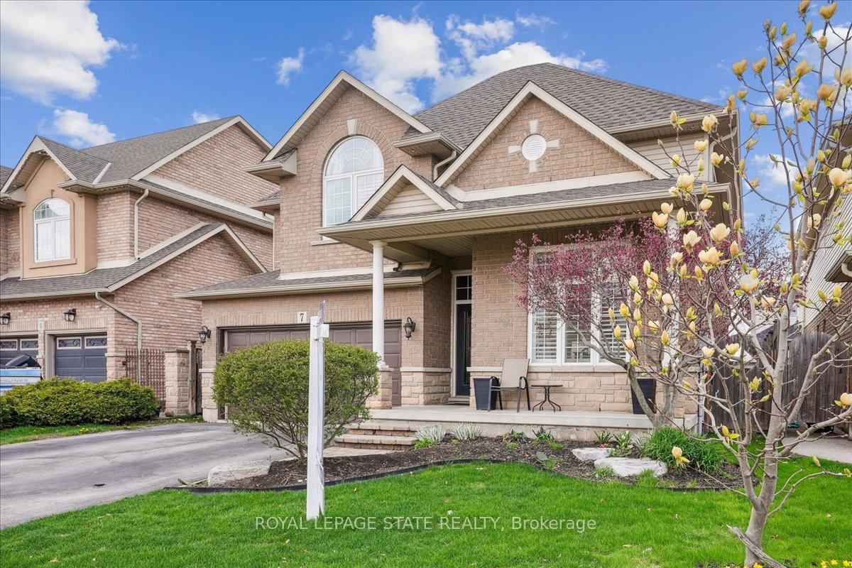 Photo 2 of 7 Bocelli Crescent, Hamilton, Rural Glanbrook — HOMEH