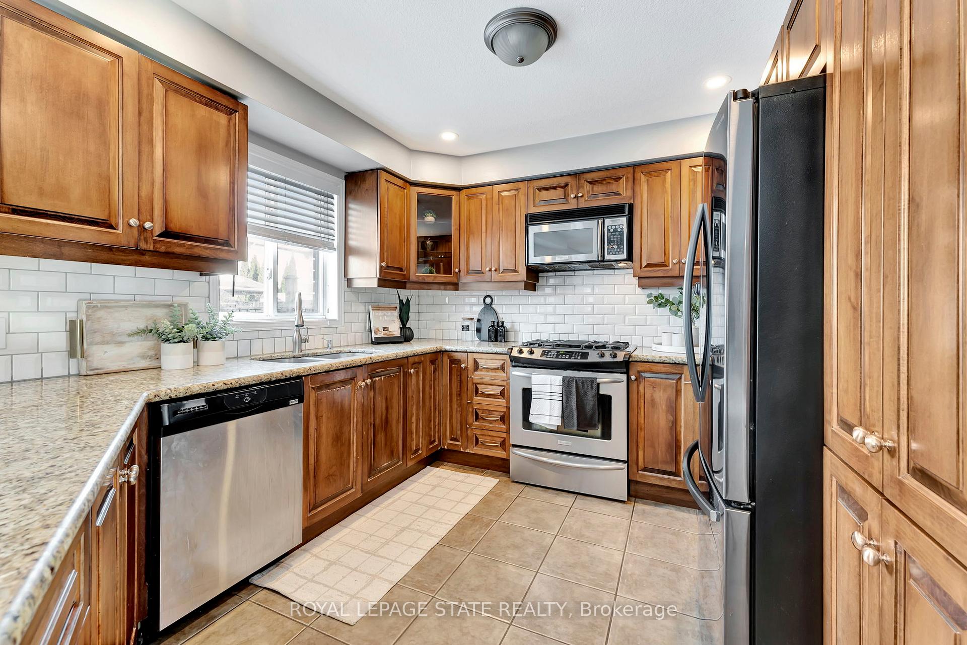 Photo 22 of 7 Bocelli Crescent, Hamilton, Rural Glanbrook — HOMEH