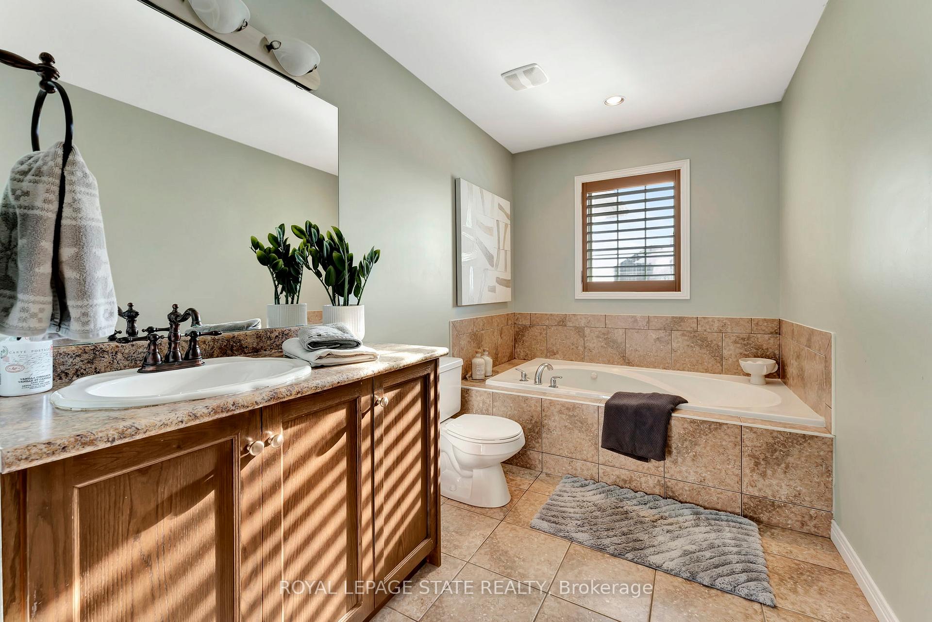 Photo 39 of 7 Bocelli Crescent, Hamilton, Rural Glanbrook — HOMEH