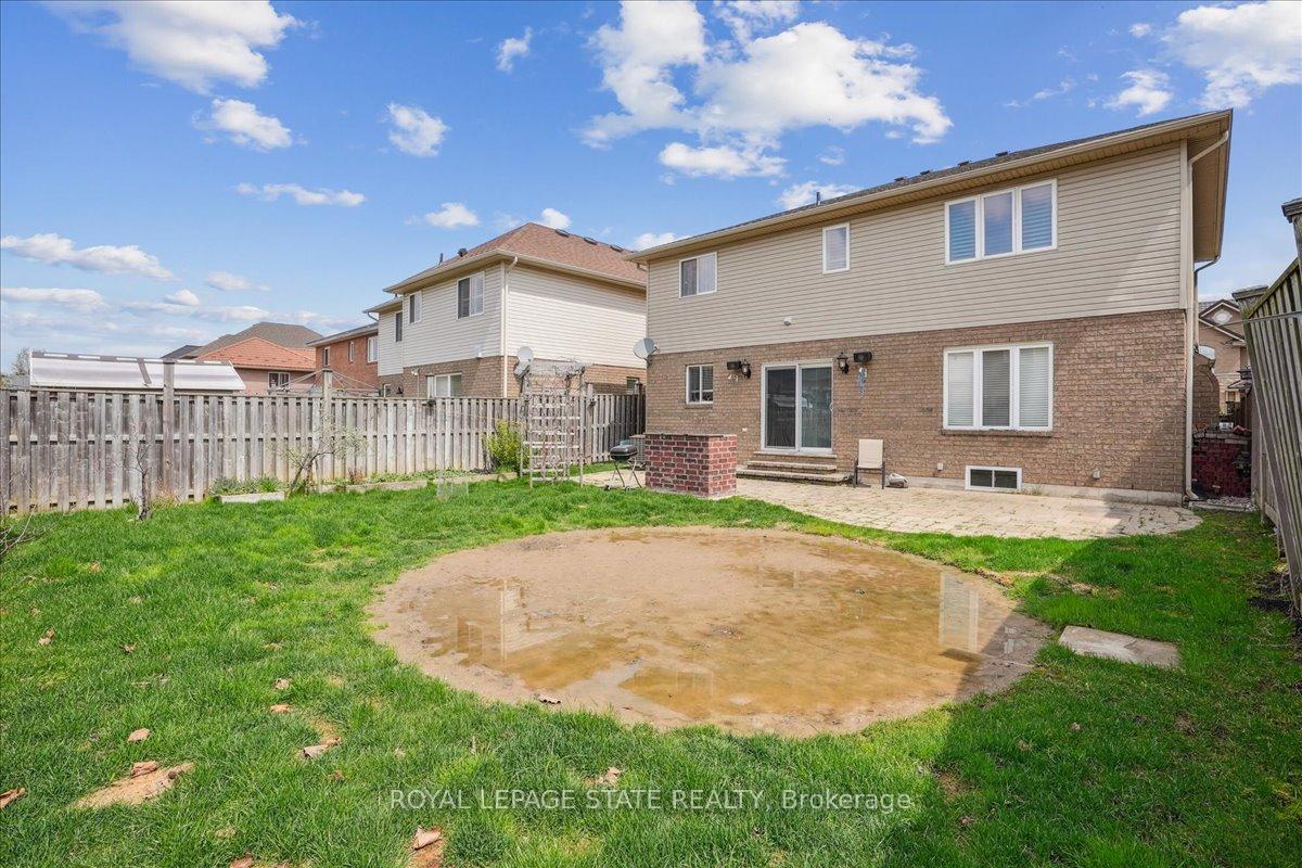 Photo 24 of 7 Bocelli Crescent, Hamilton, Rural Glanbrook — HOMEH