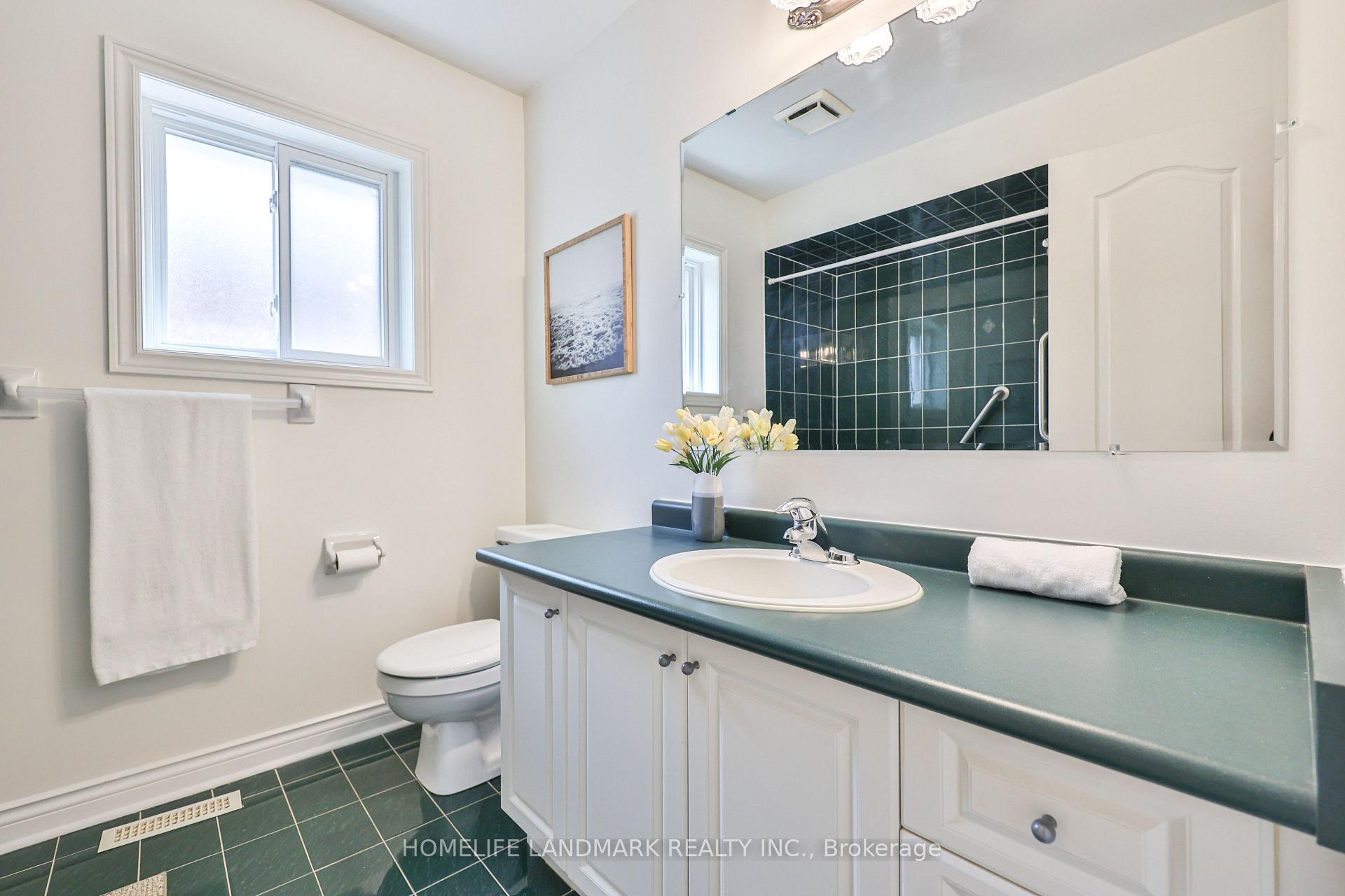 Photo 32 of 37 Bluebell Drive, Markham, Rouge Fairways — HOMEH