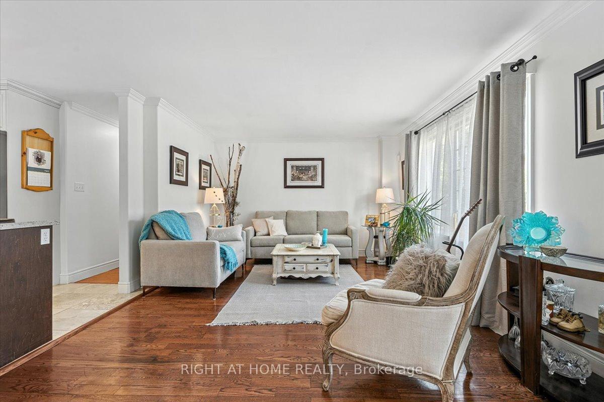 Photo 4 of 287 Edgehill Drive, Barrie, Edgehill Drive — HOMEH