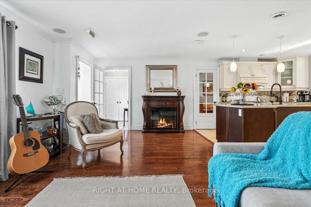 Photo 9 of 287 Edgehill Drive, Barrie, Edgehill Drive — HOMEH