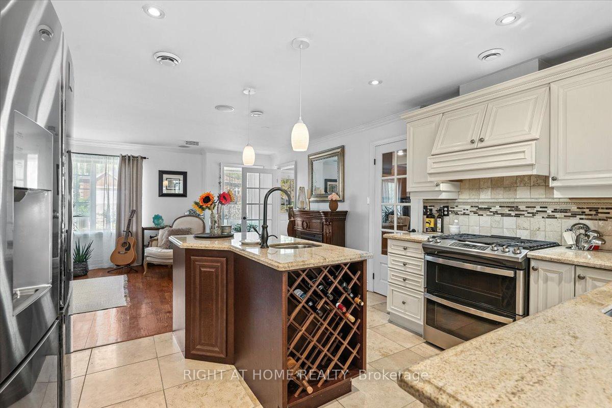 Photo 2 of 287 Edgehill Drive, Barrie, Edgehill Drive — HOMEH