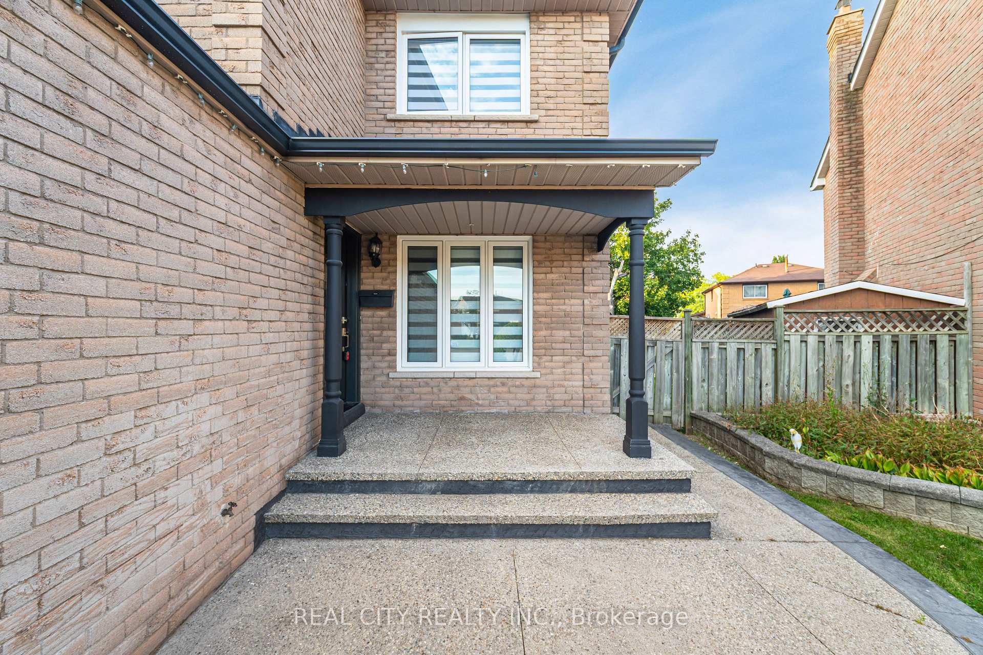Photo 2 of 36 Jeremy Place, Brampton, Northgate — HOMEH