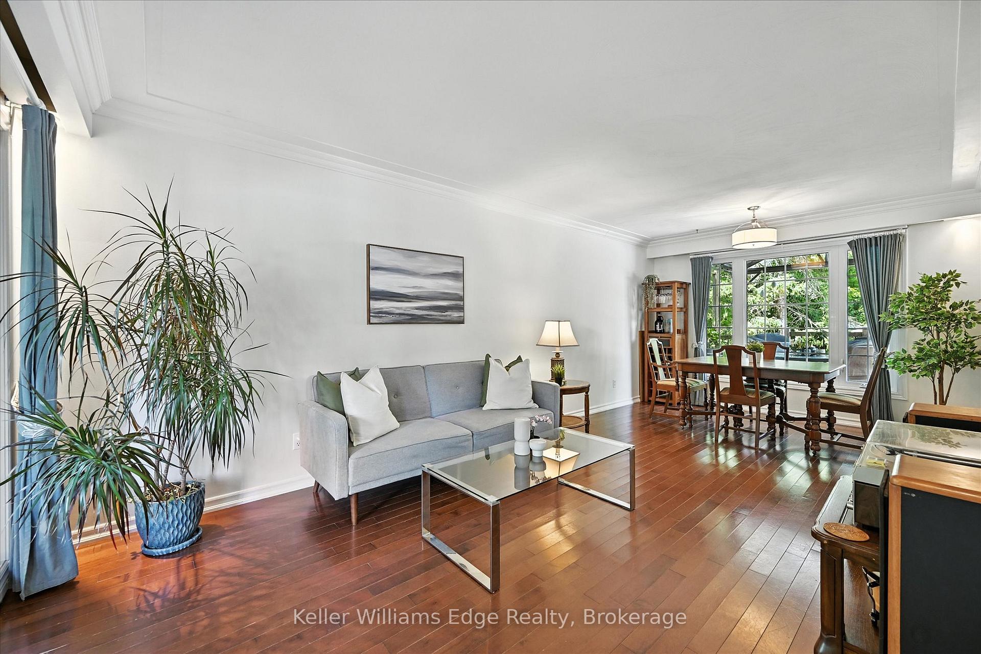 Photo 4 of 18 Moonglow Place, Hamilton, Dundas — HOMEH